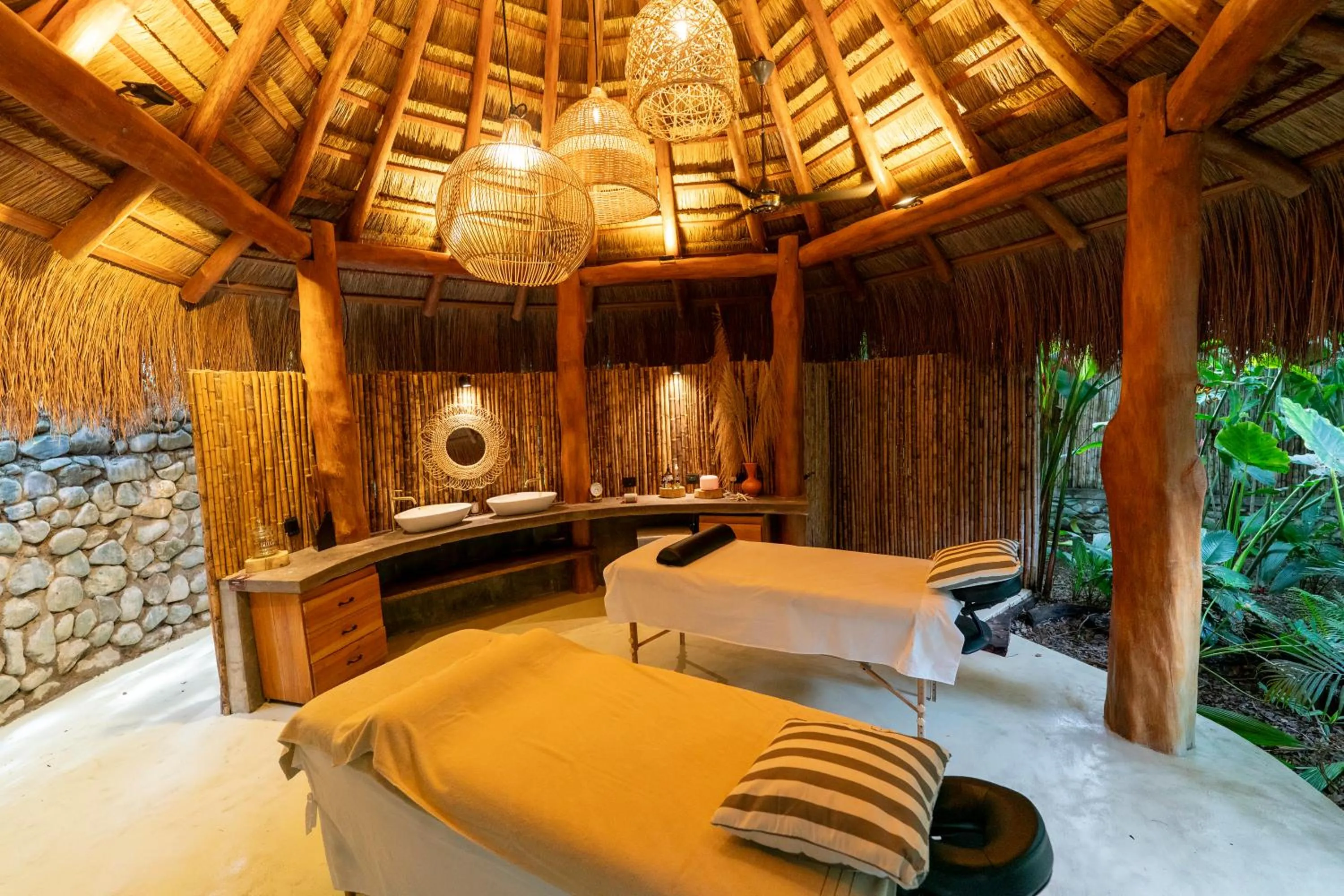 Massage in Nativa Refugio Escondido