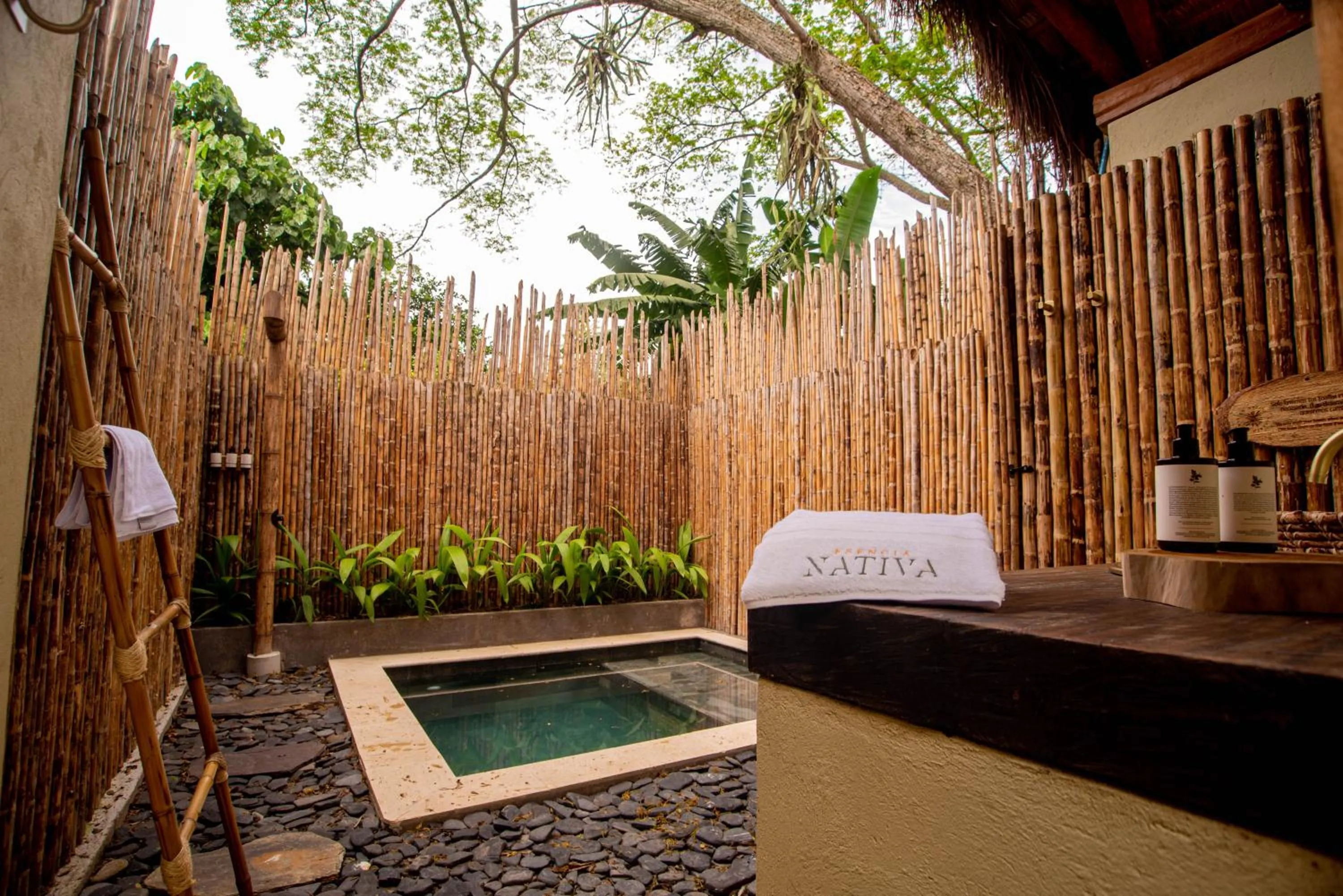 Swimming pool in Nativa Refugio Escondido