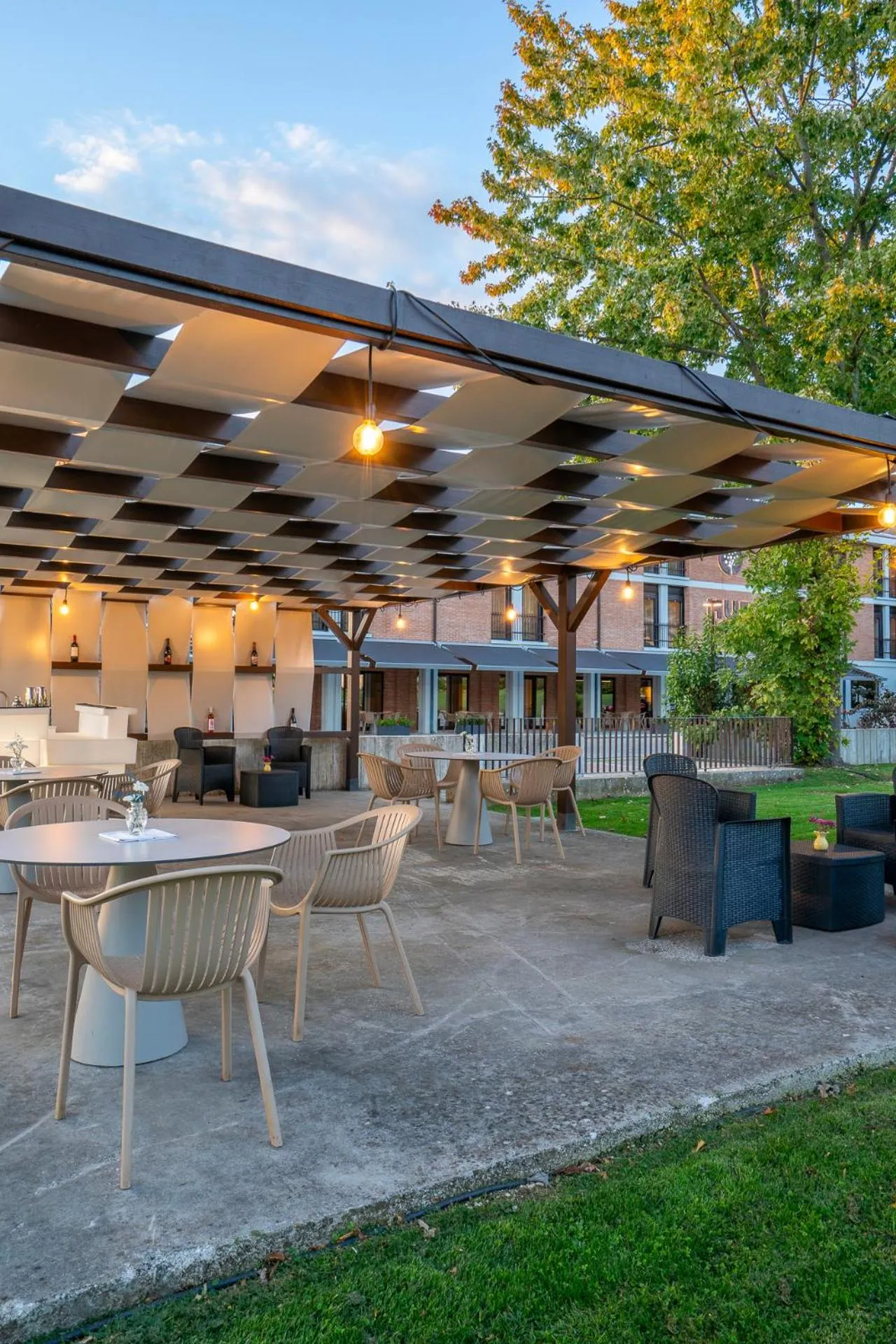 Property building in Hub Hotel