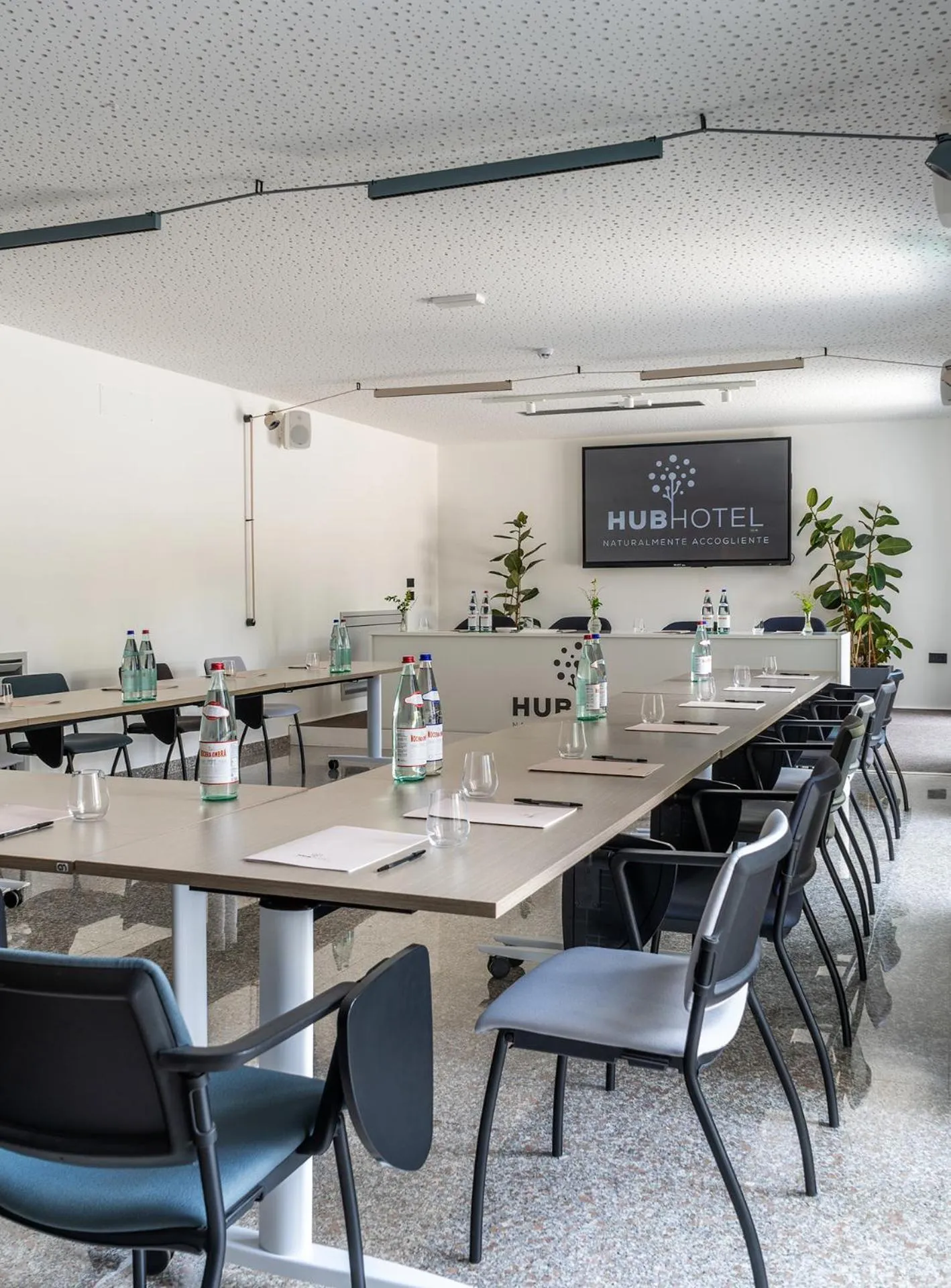 Business facilities in Hub Hotel