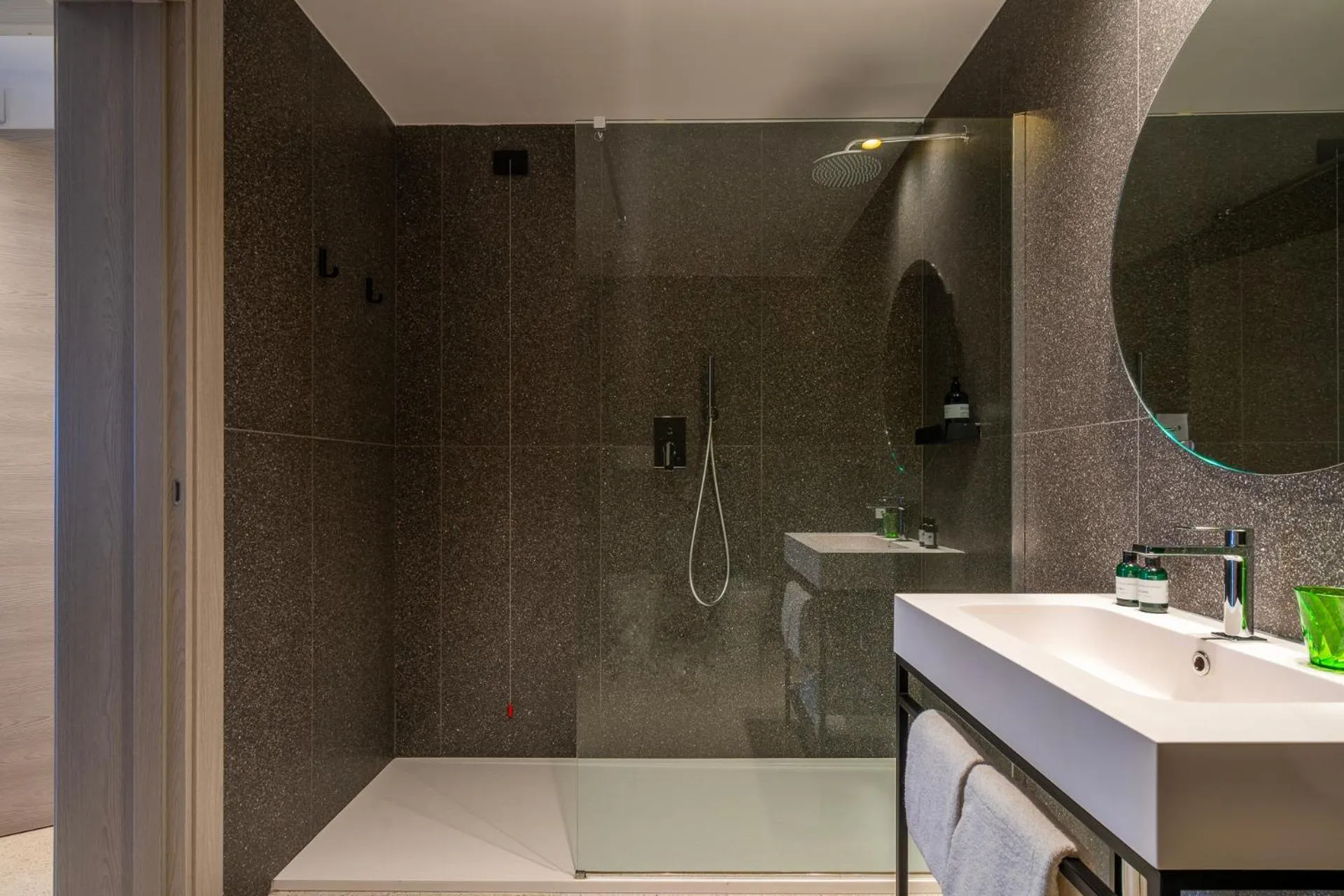 Shower in Hub Hotel