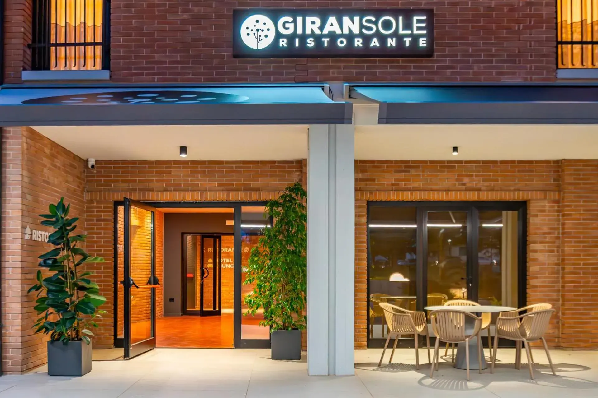 Restaurant/places to eat in Hub Hotel Restaurant/places to eat in Hub Hotel