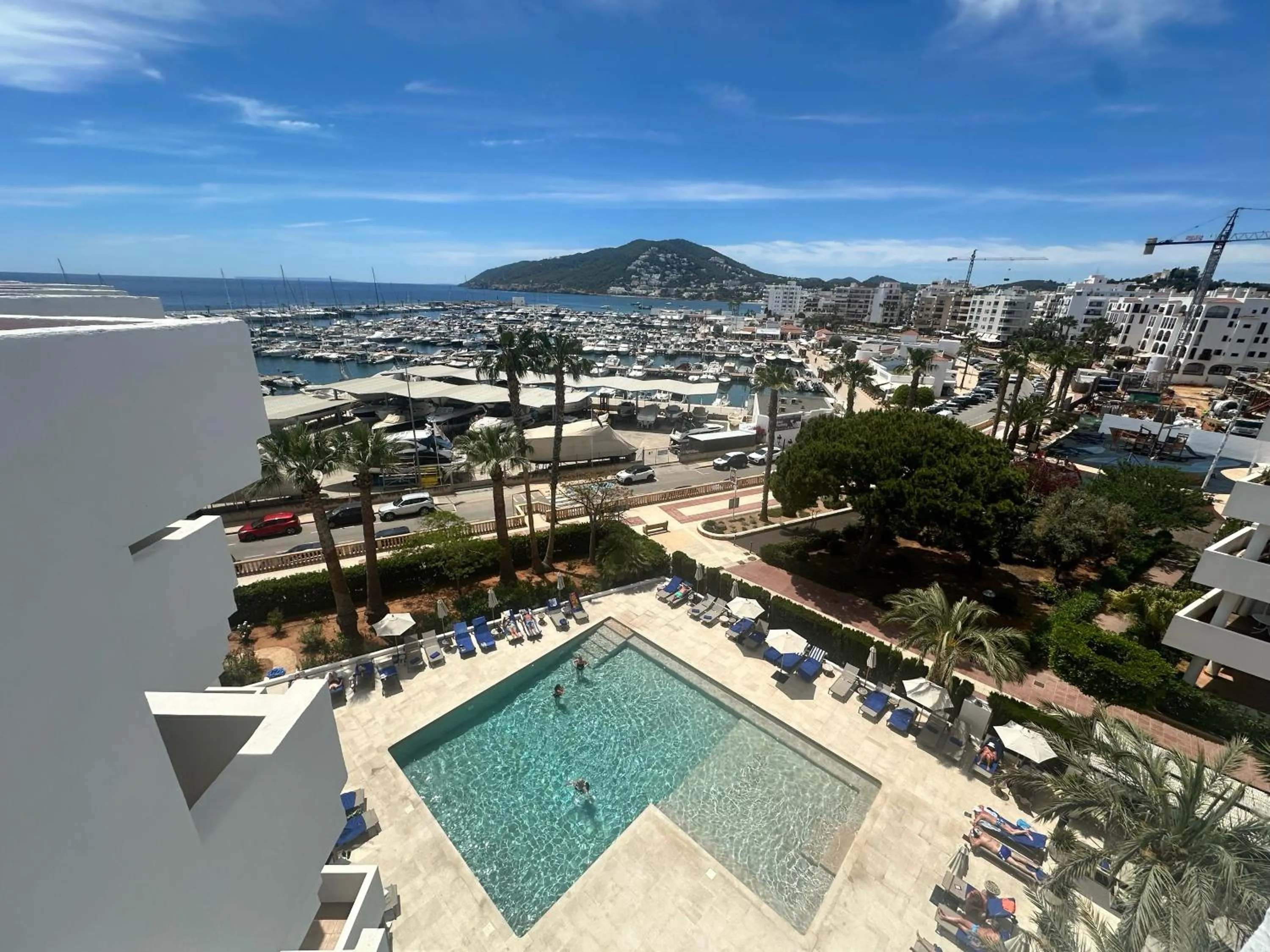 Swimming pool in Hotel Tres Torres
