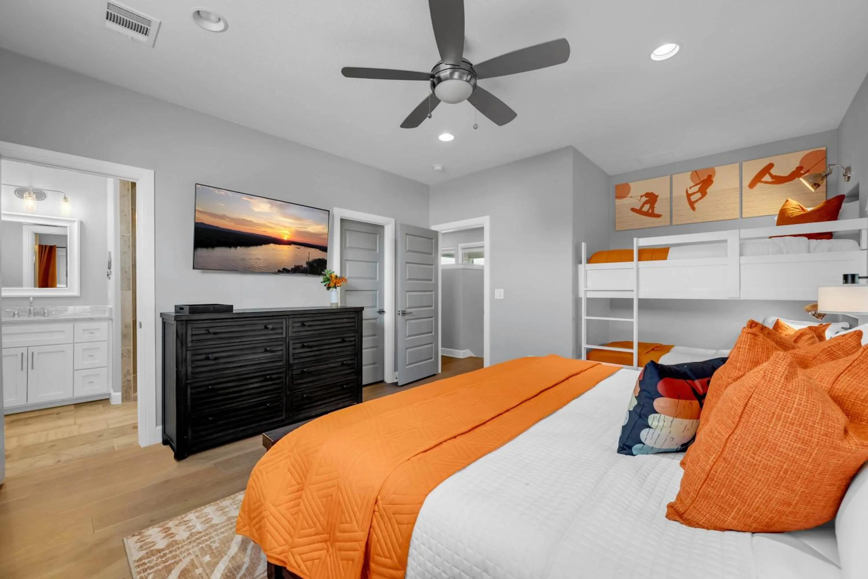 Bed in Luxury Waterfront Home with Swimming Pool Hot Tub and 2 Boat Slips