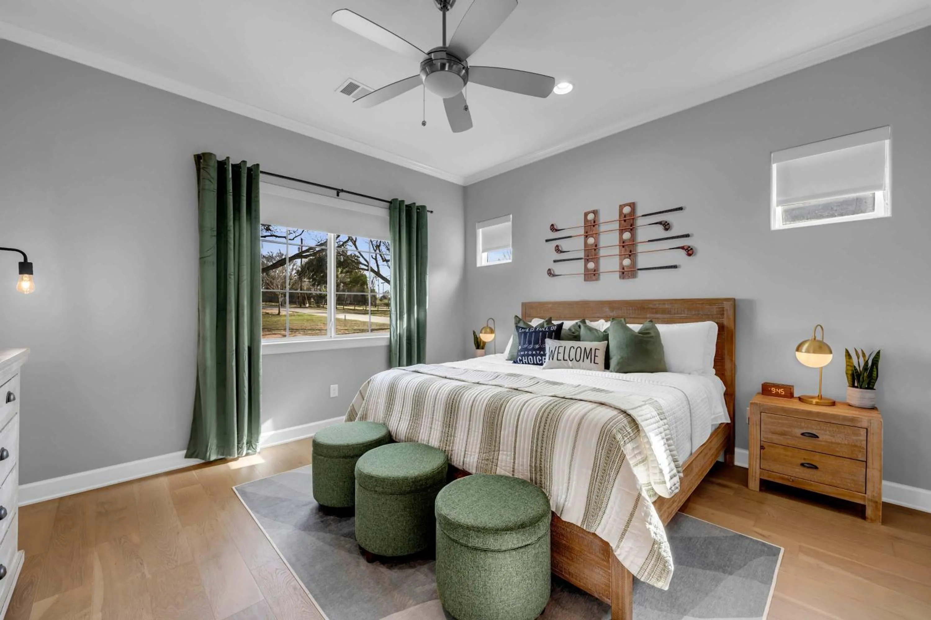 Bed in Luxury Waterfront Home with Swimming Pool Hot Tub and 2 Boat Slips