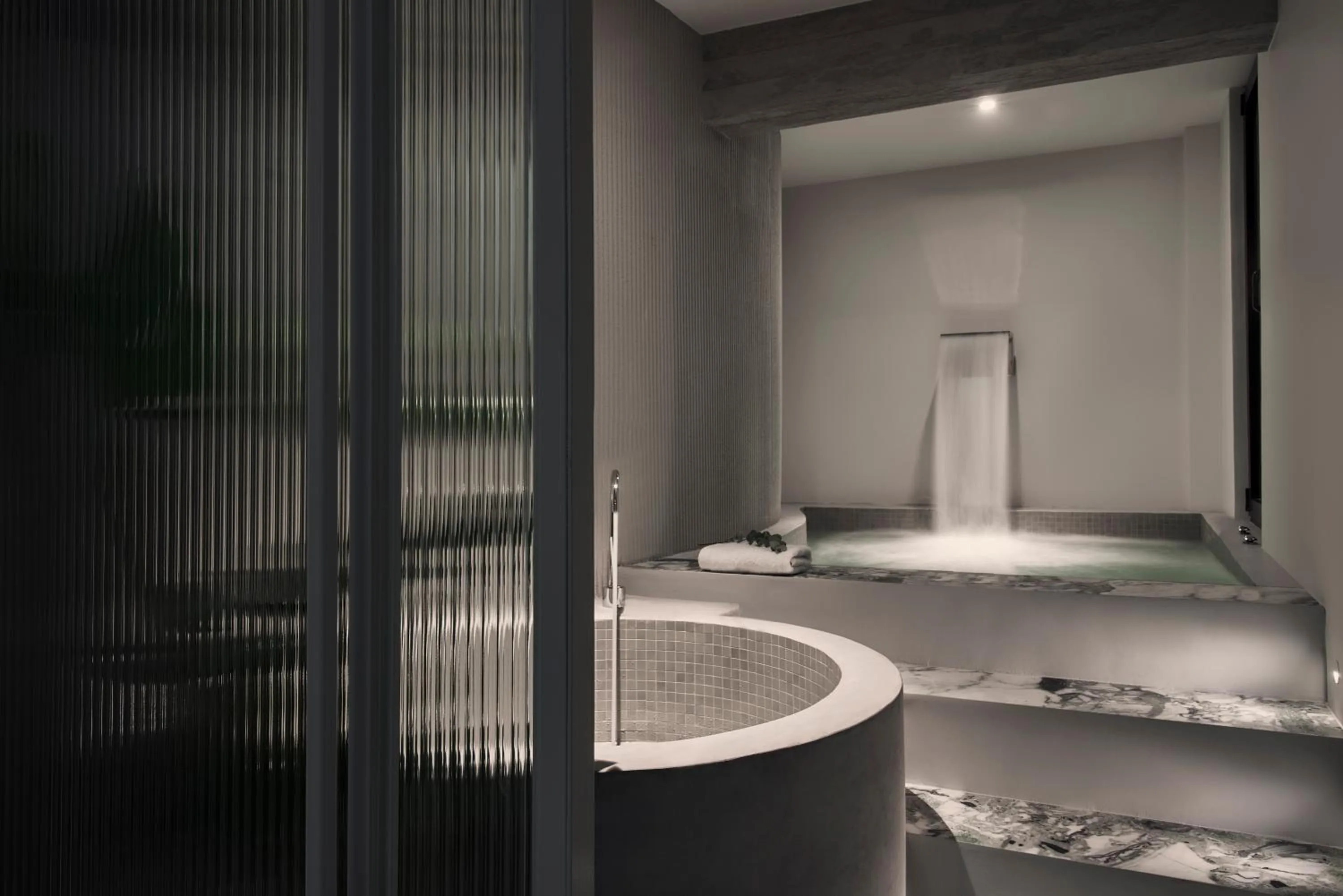 Hot Tub in The Newel Metaxourgeio