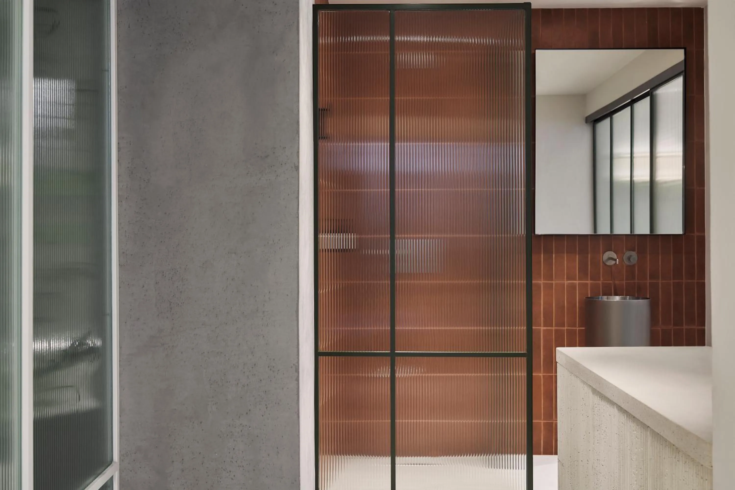 Shower in The Newel Metaxourgeio