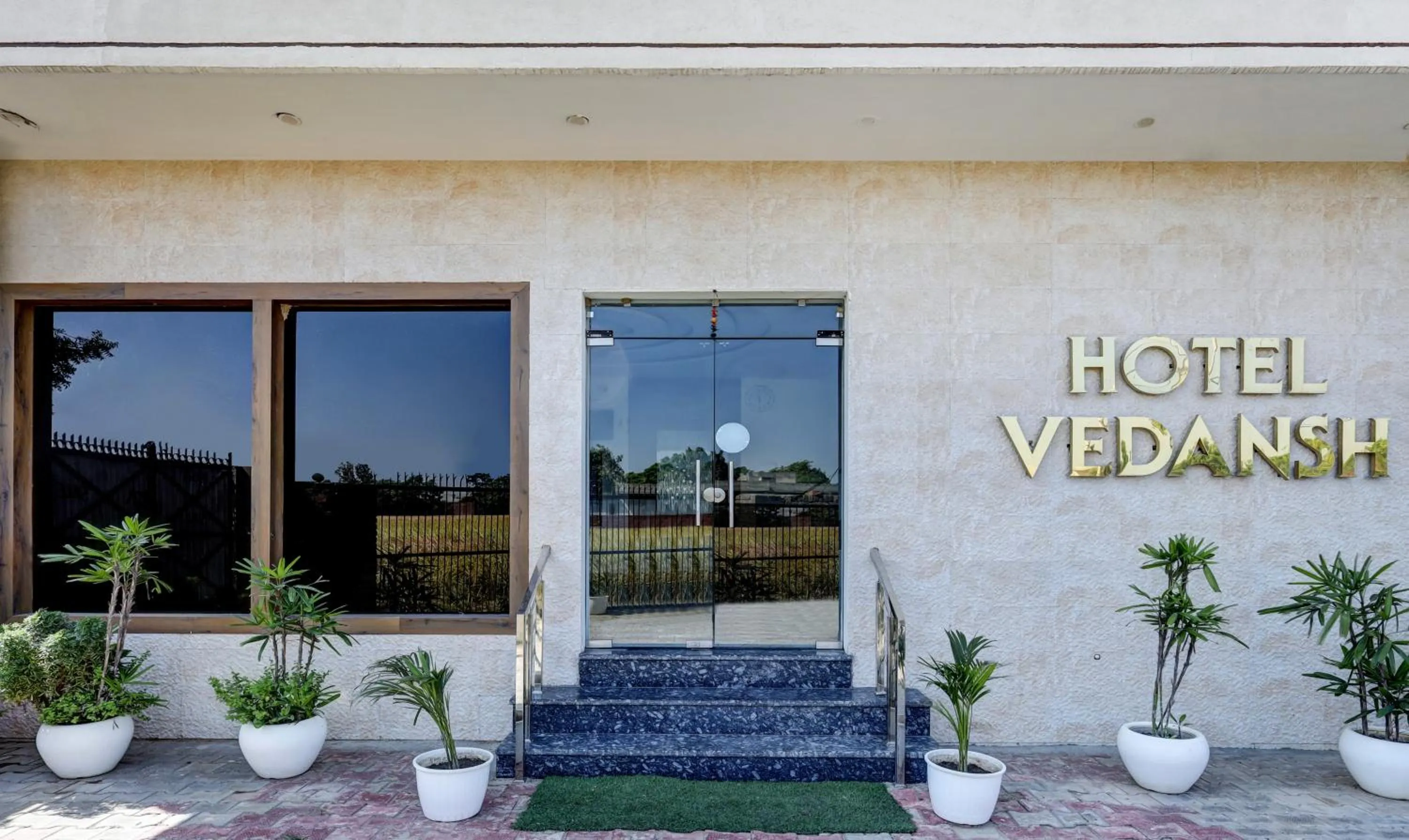 Facade/entrance in Itsy Hotels Vedansh