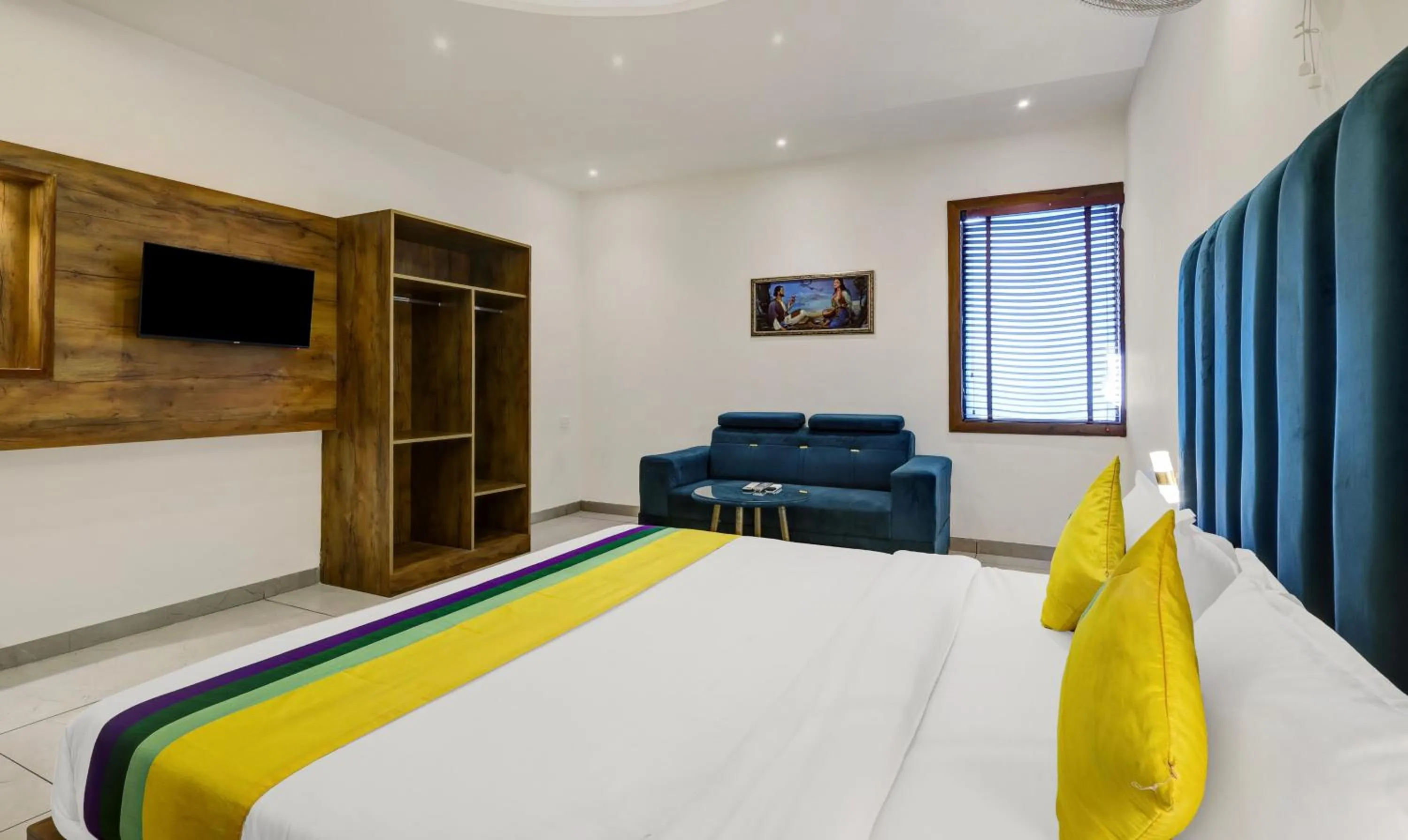 Bedroom, Bed in Itsy Hotels Vedansh