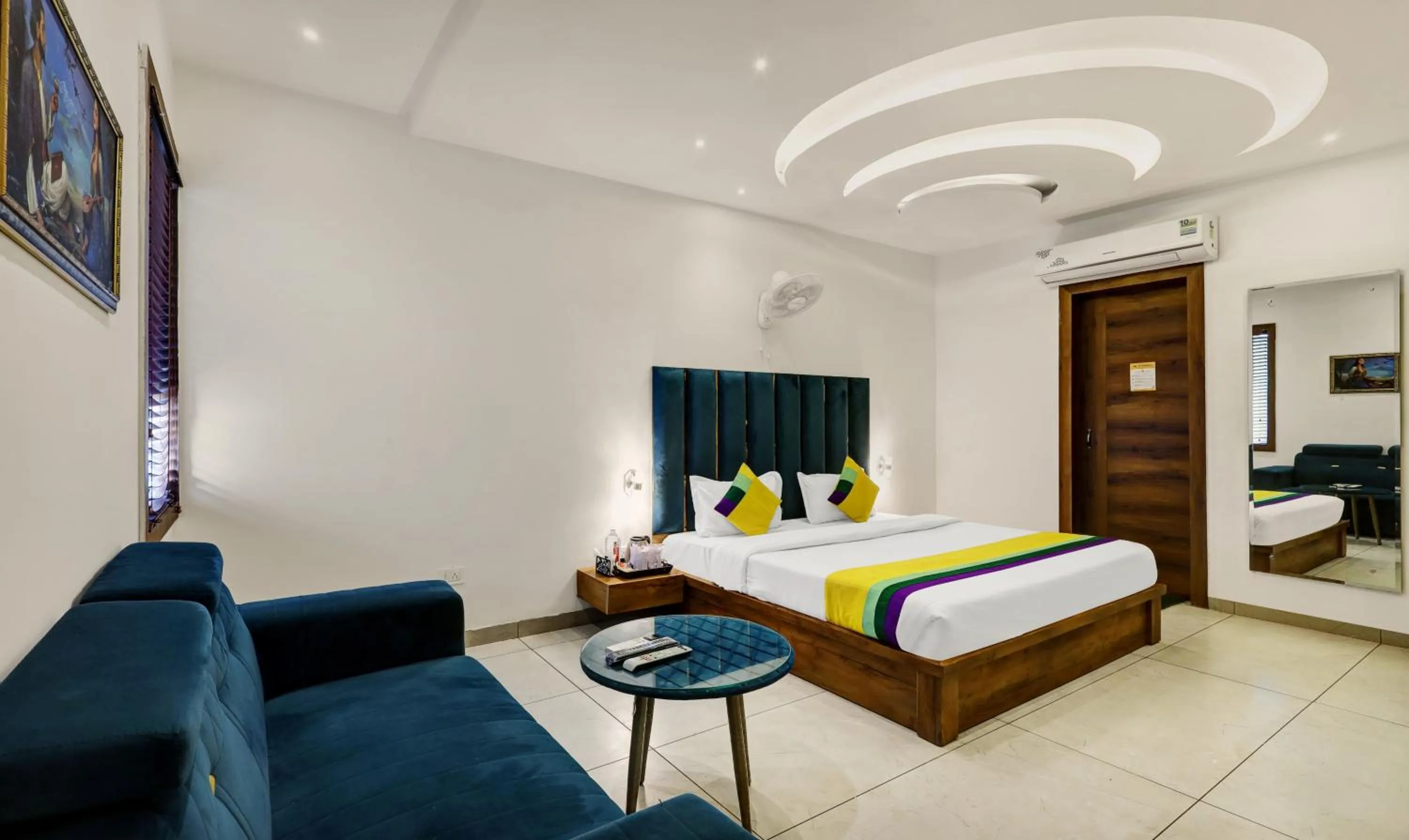 Bedroom, Bed in Itsy Hotels Vedansh