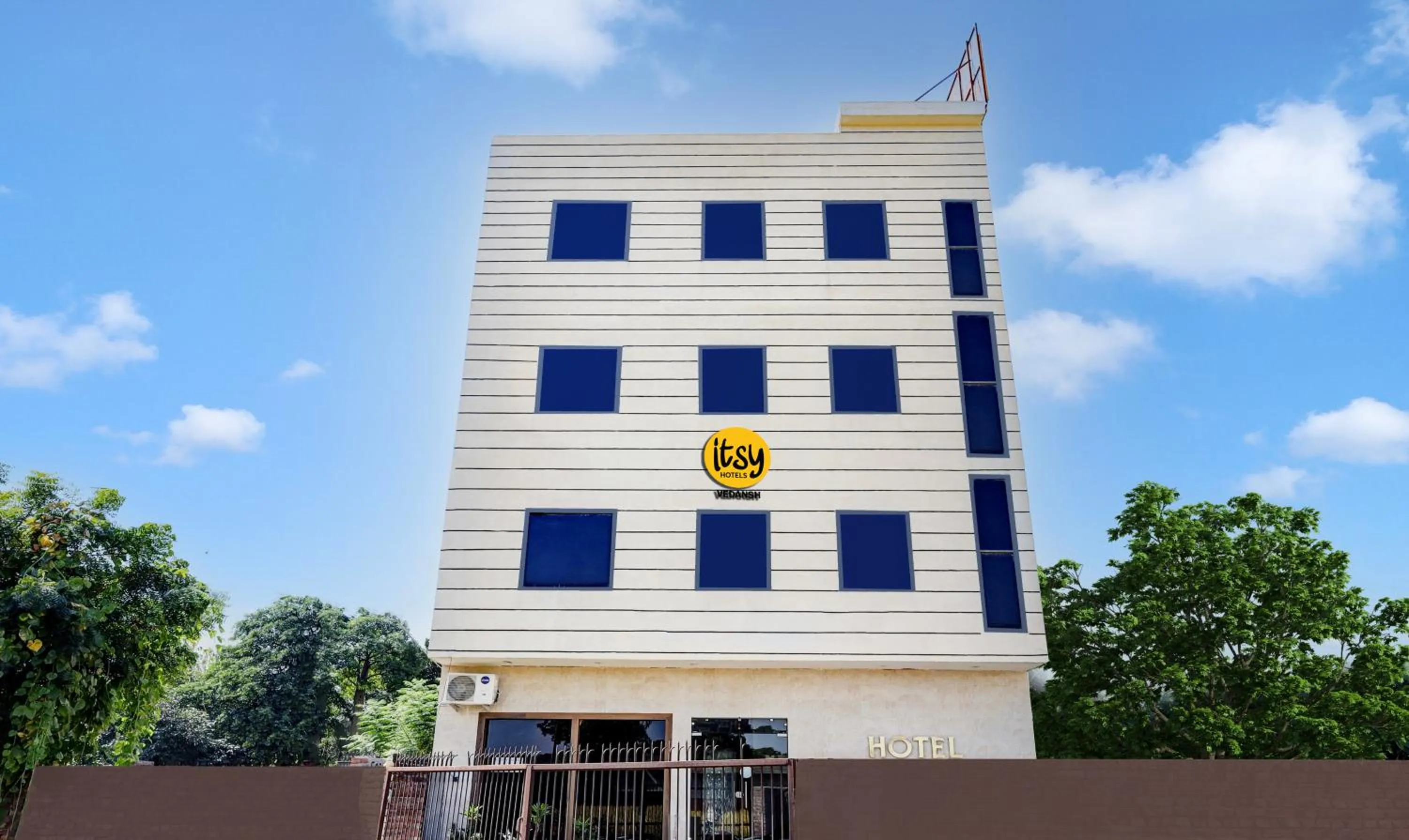 Property building in Itsy Hotels Vedansh