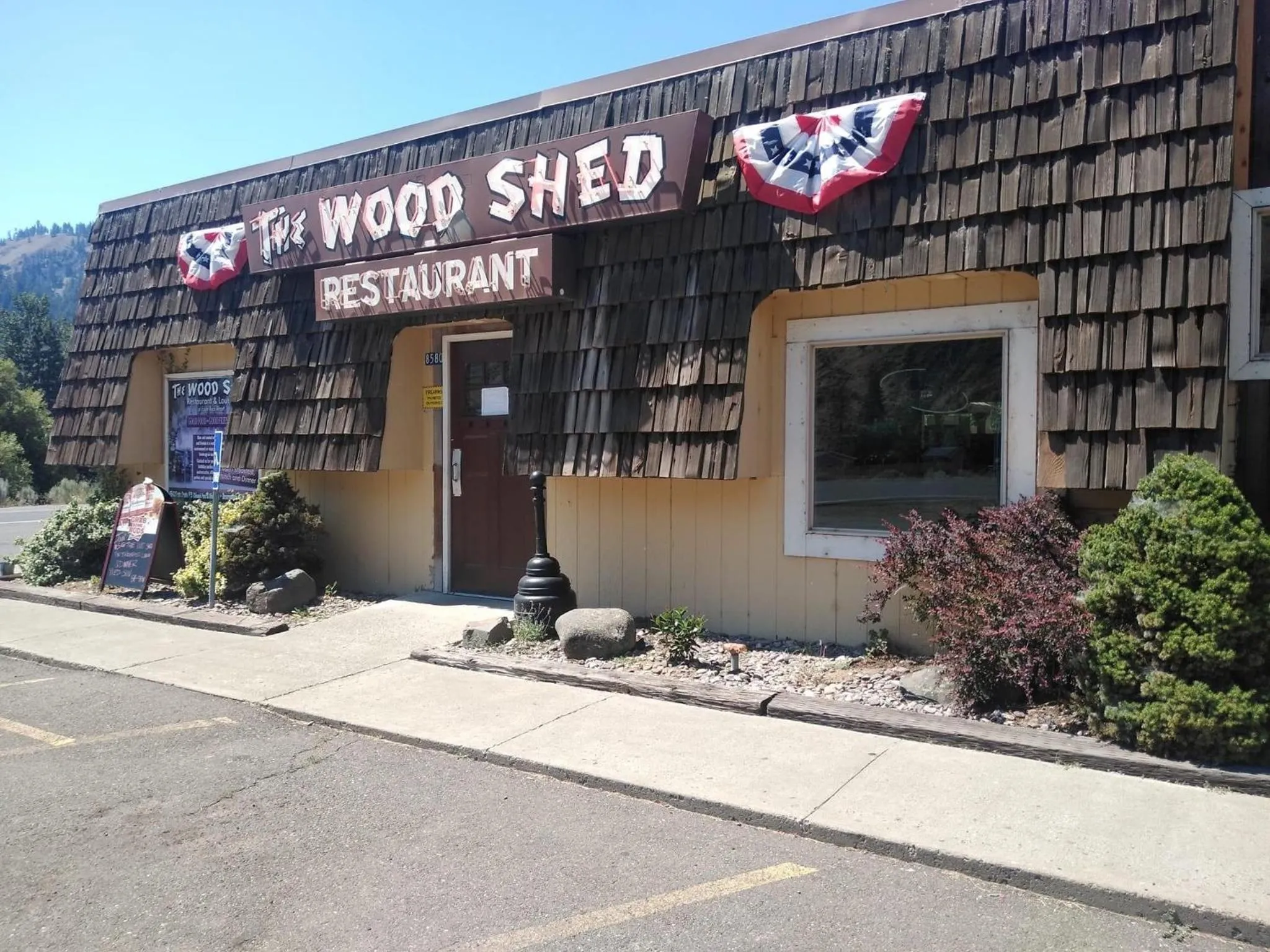 Restaurant/places to eat in Eagle Rock Resort