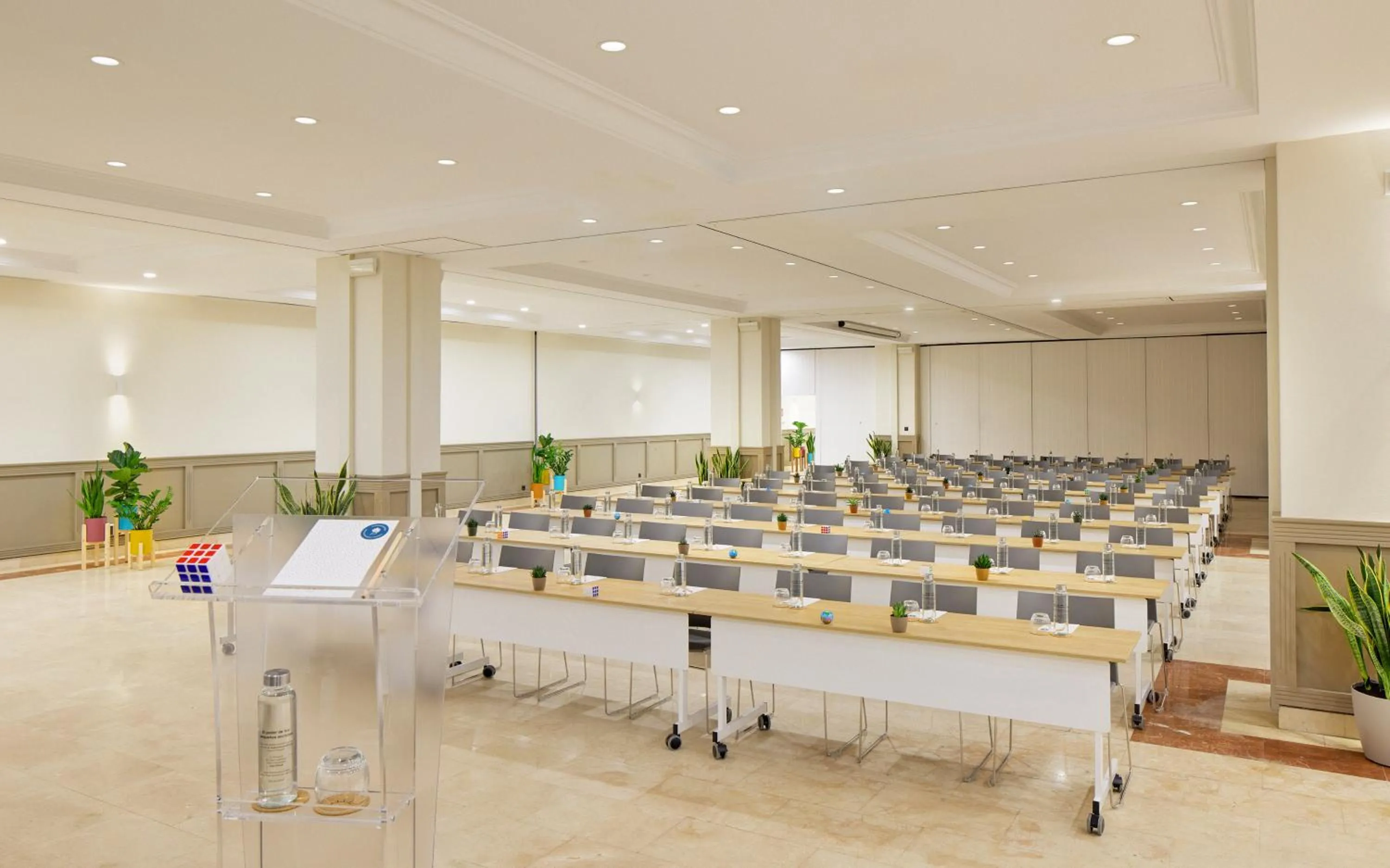 Meeting/conference room in INNSiDE by Meliá Barcelona Apolo