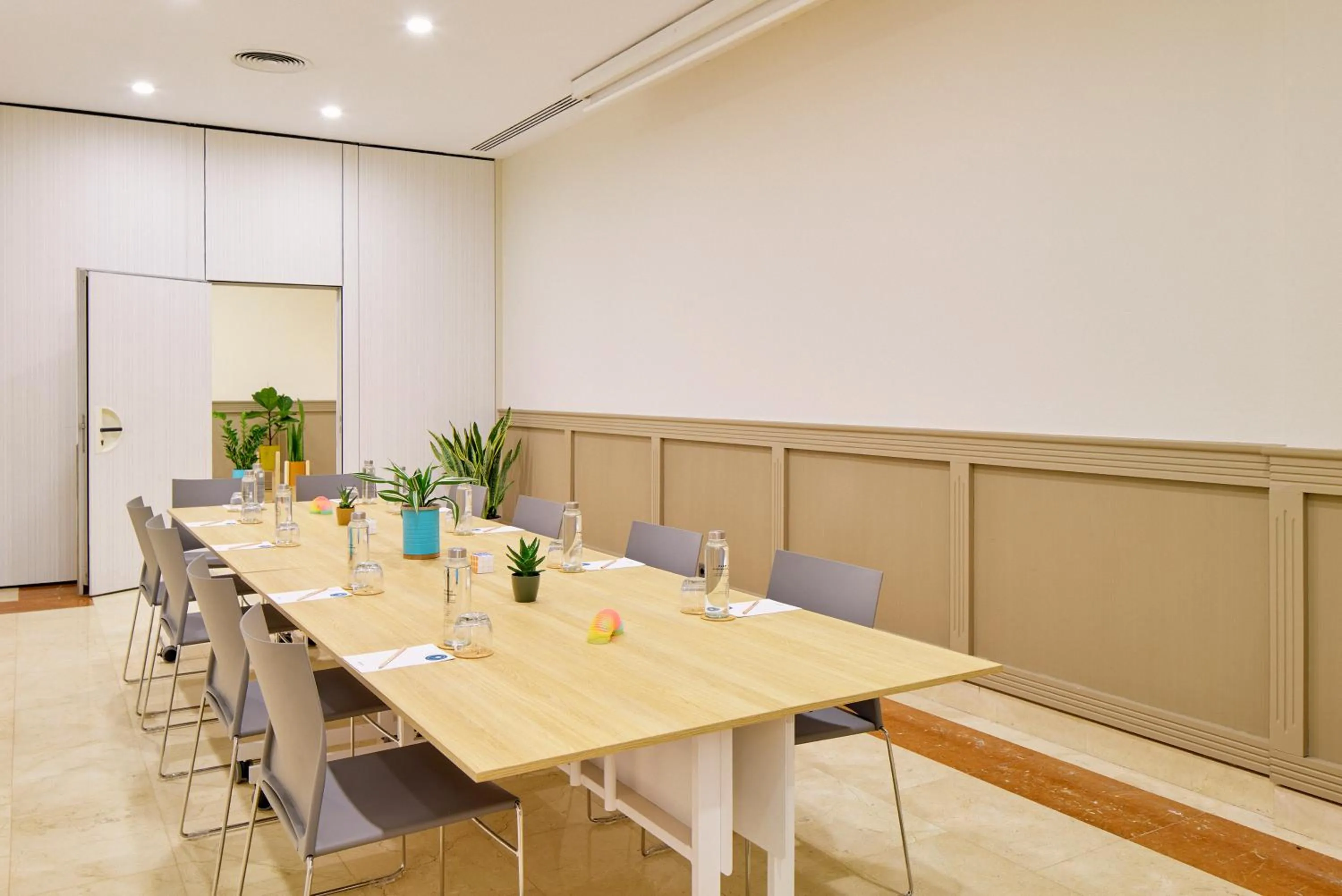 Meeting/conference room in INNSiDE by Meliá Barcelona Apolo