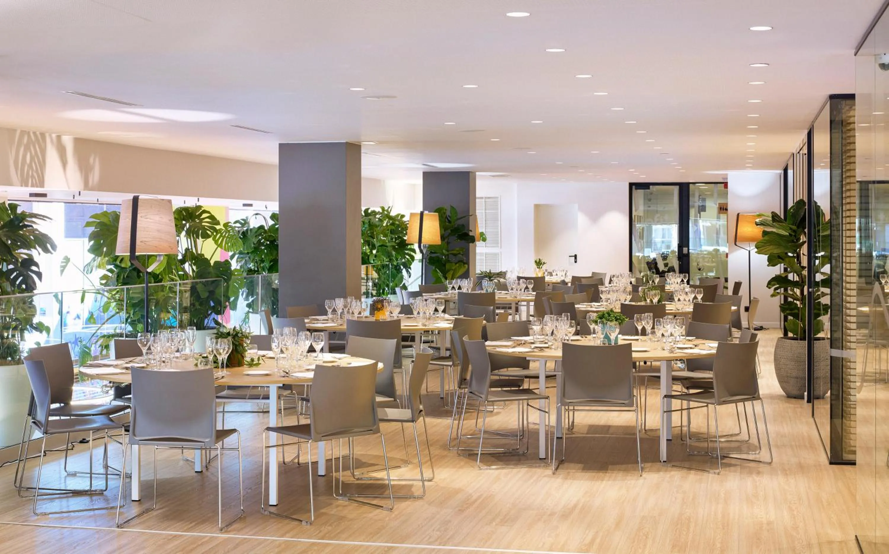 Meeting/conference room in INNSiDE by Meliá Barcelona Apolo