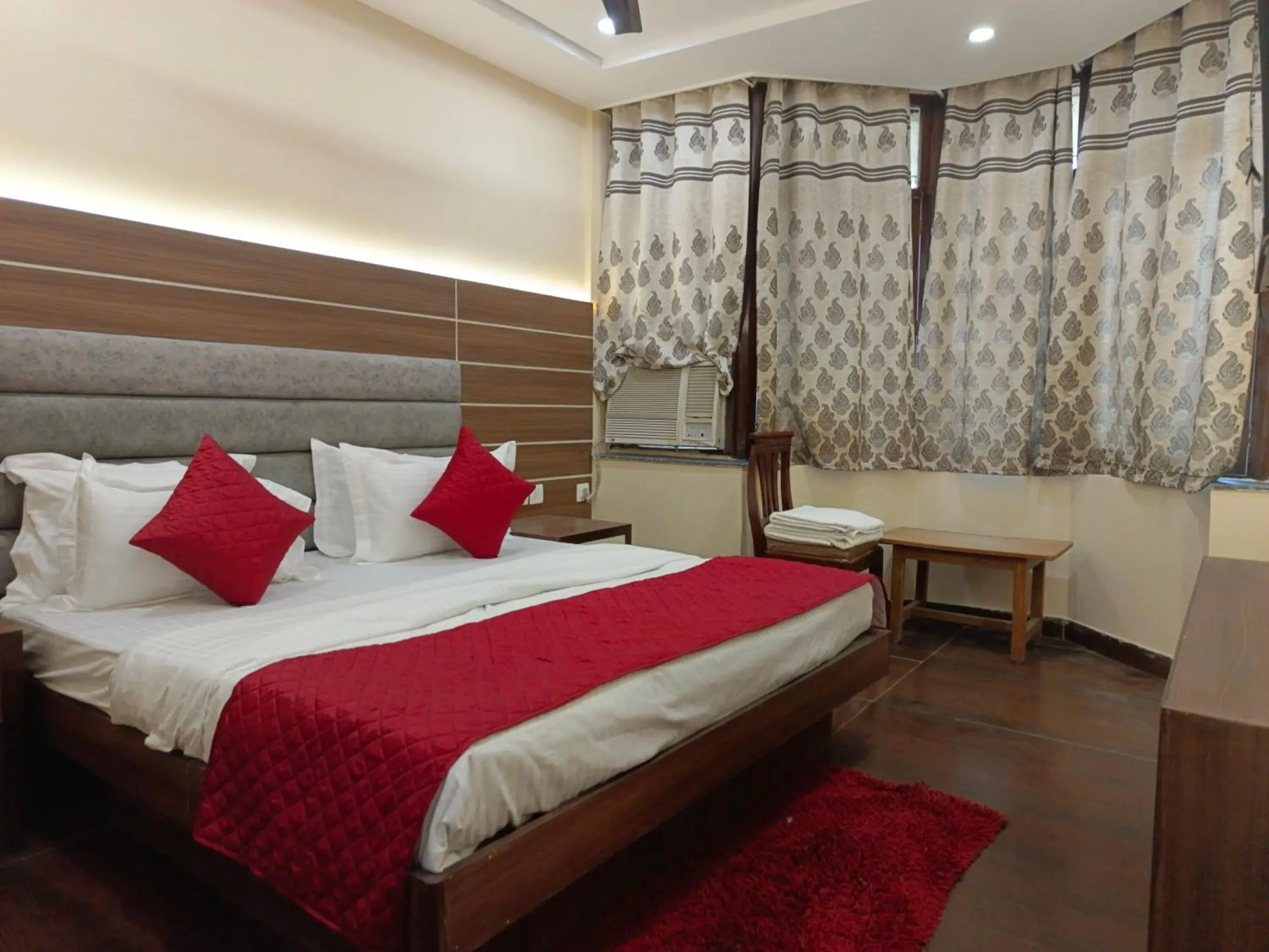 Standard Double Room in Hotel Batra Home Nizamuddin Standard Double Room in Hotel Batra Home Nizamuddin