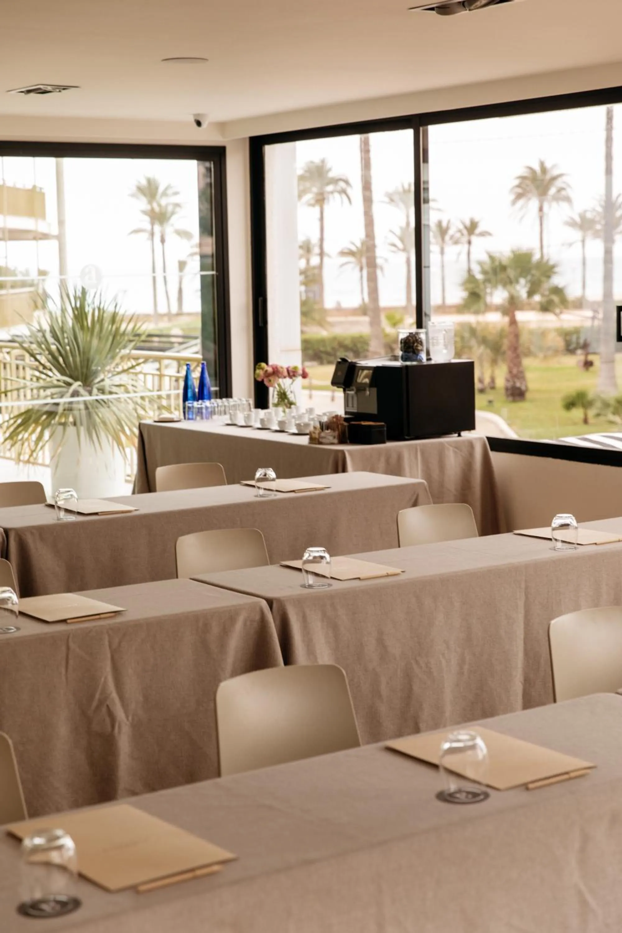 Meeting/conference room in Hotel Almirante