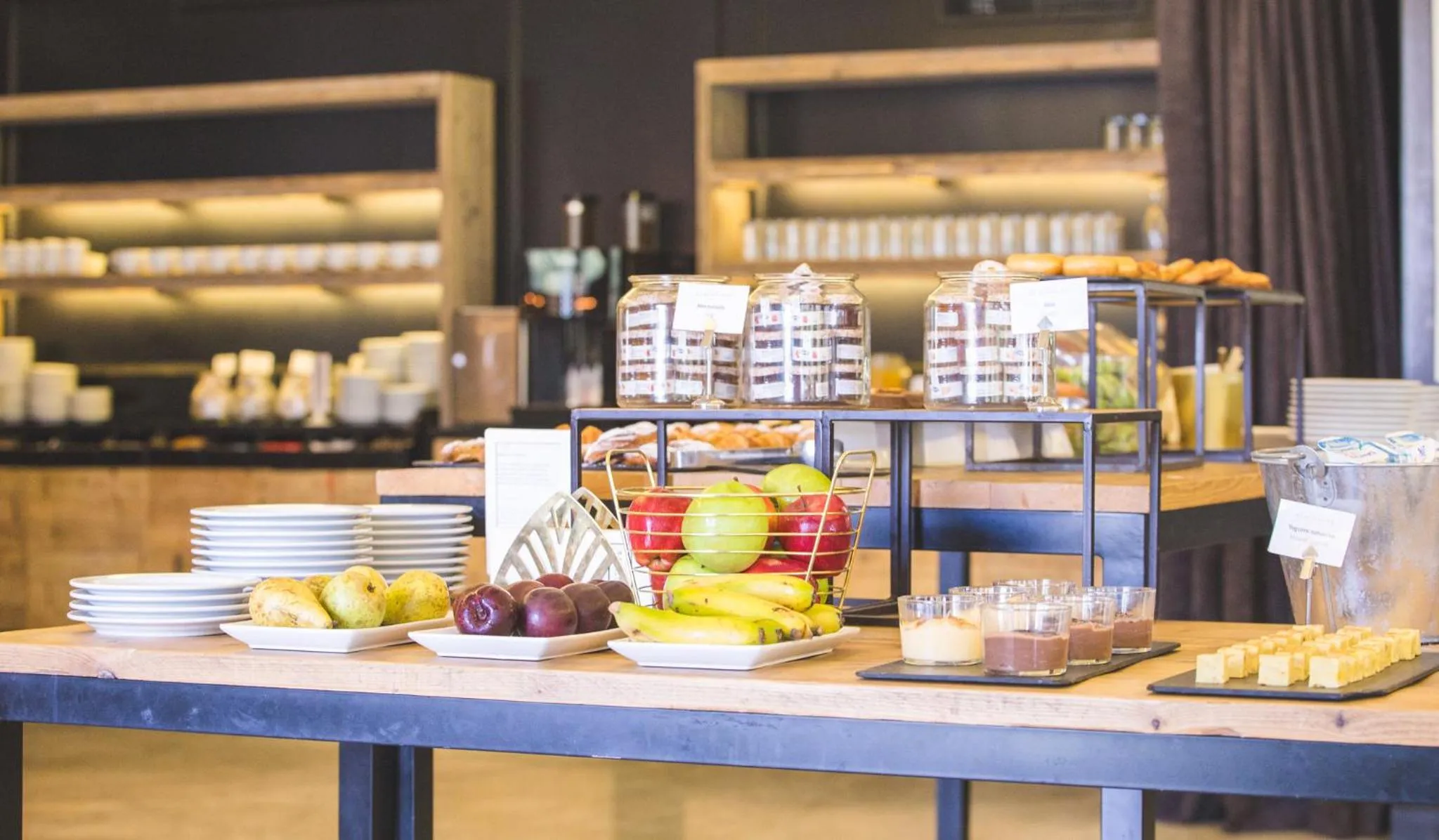 Food and drinks in Hotel Almirante