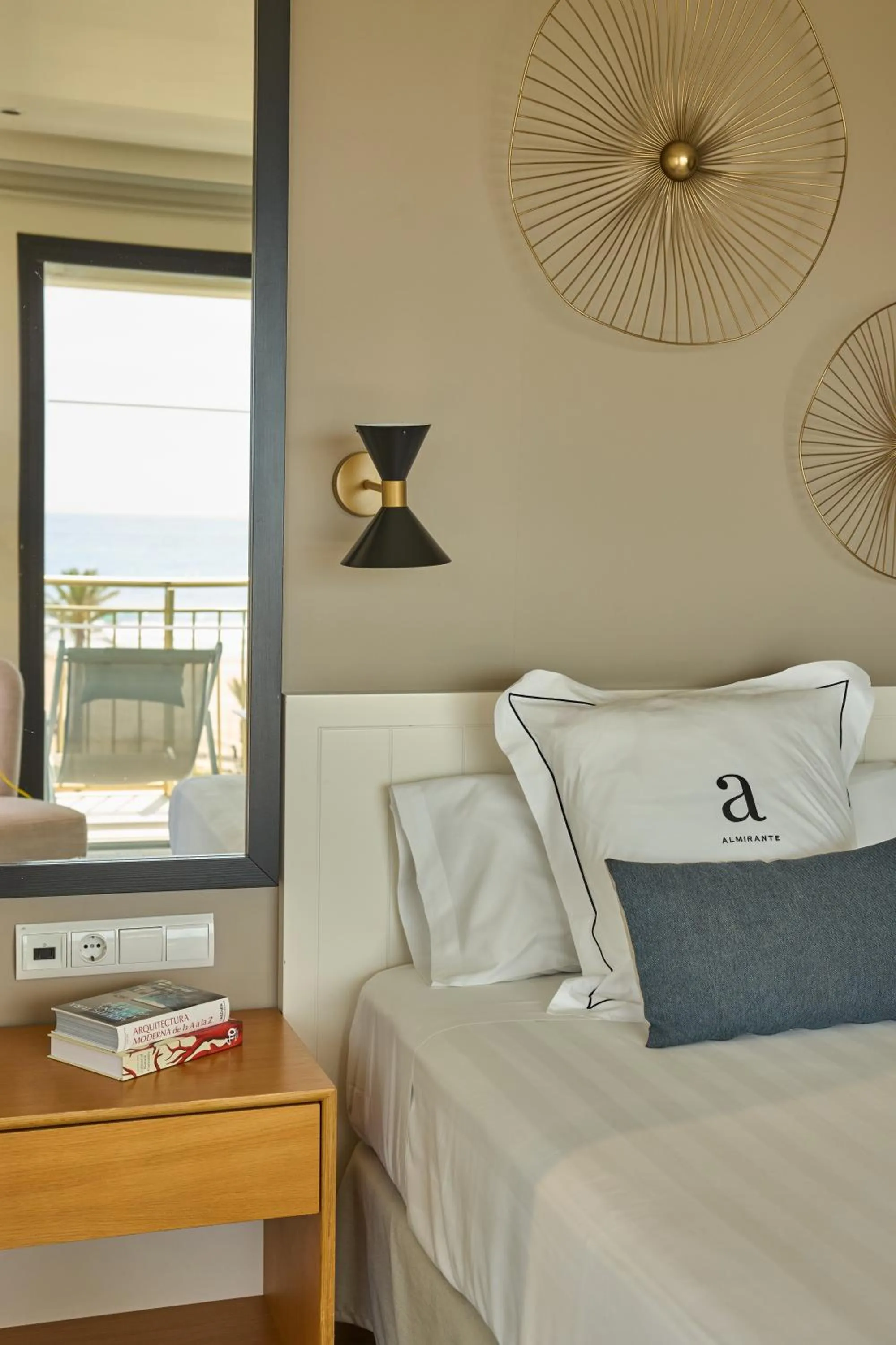 Bed in Hotel Almirante