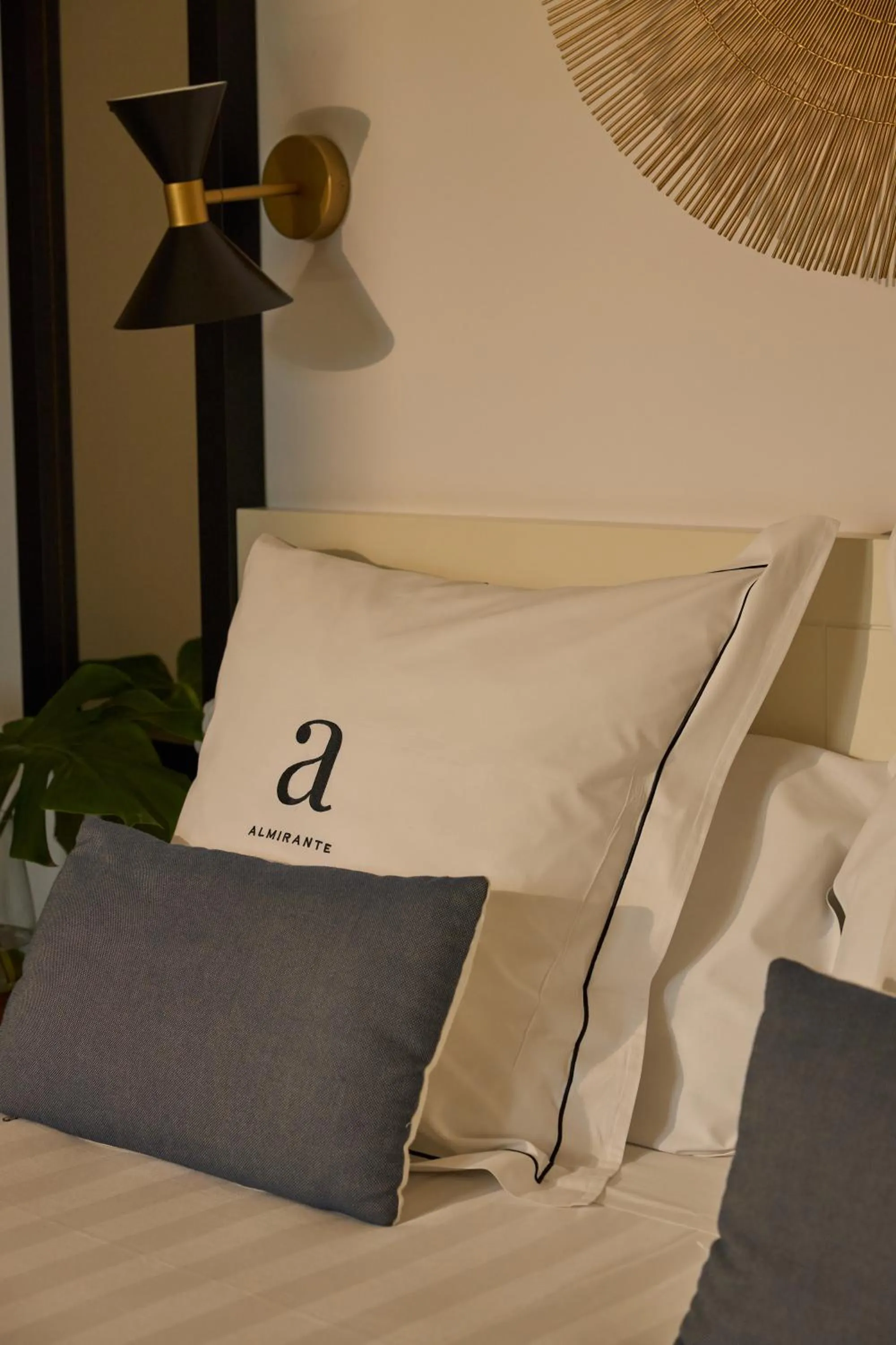 Bed in Hotel Almirante