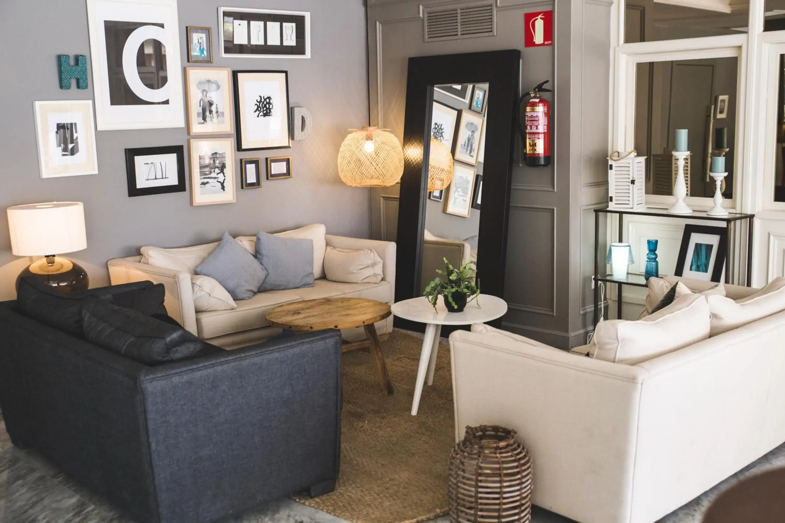 Restaurant/places to eat in Hotel Almirante Restaurant/places to eat in Hotel Almirante