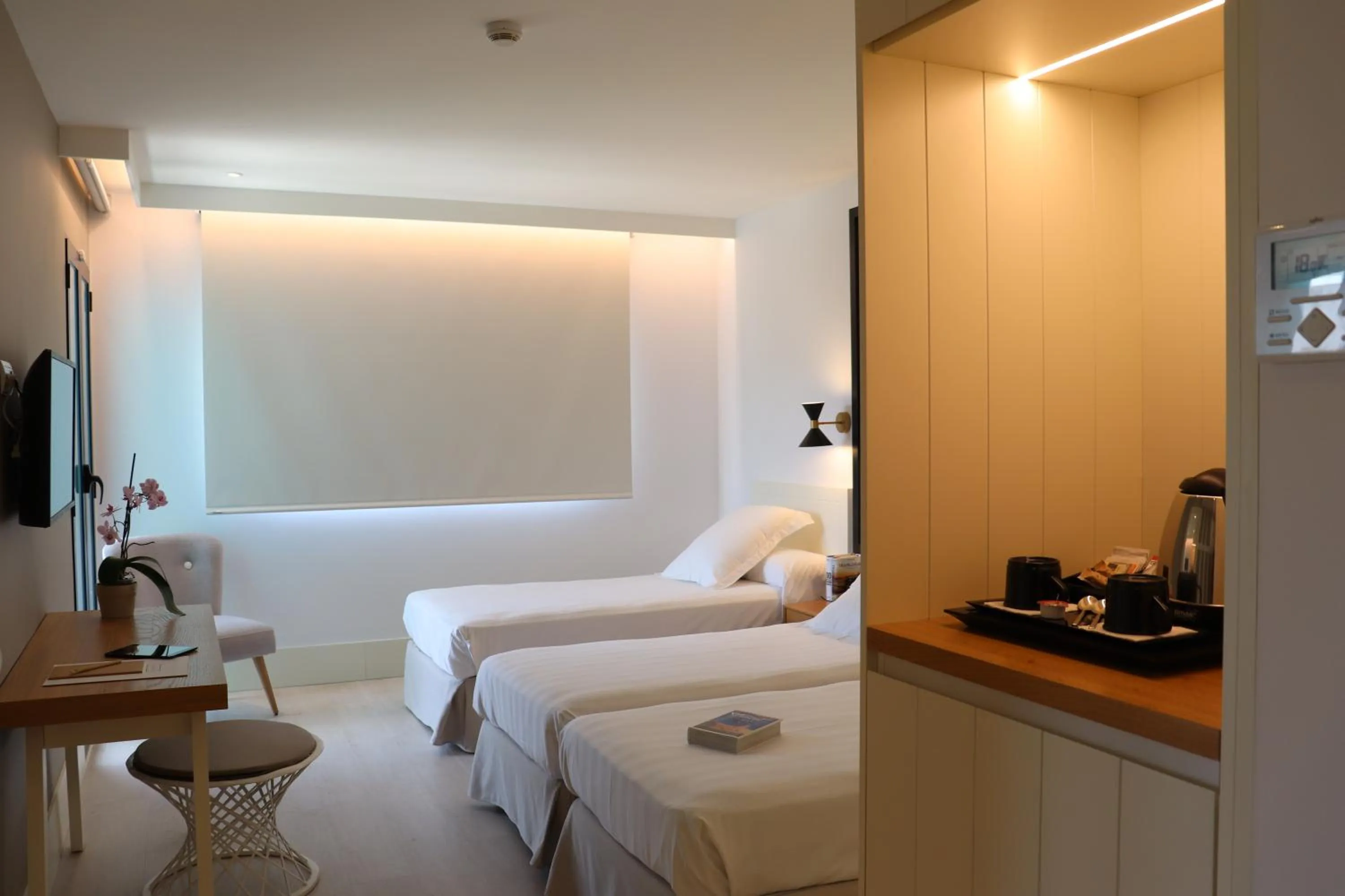 Bed in Hotel Almirante