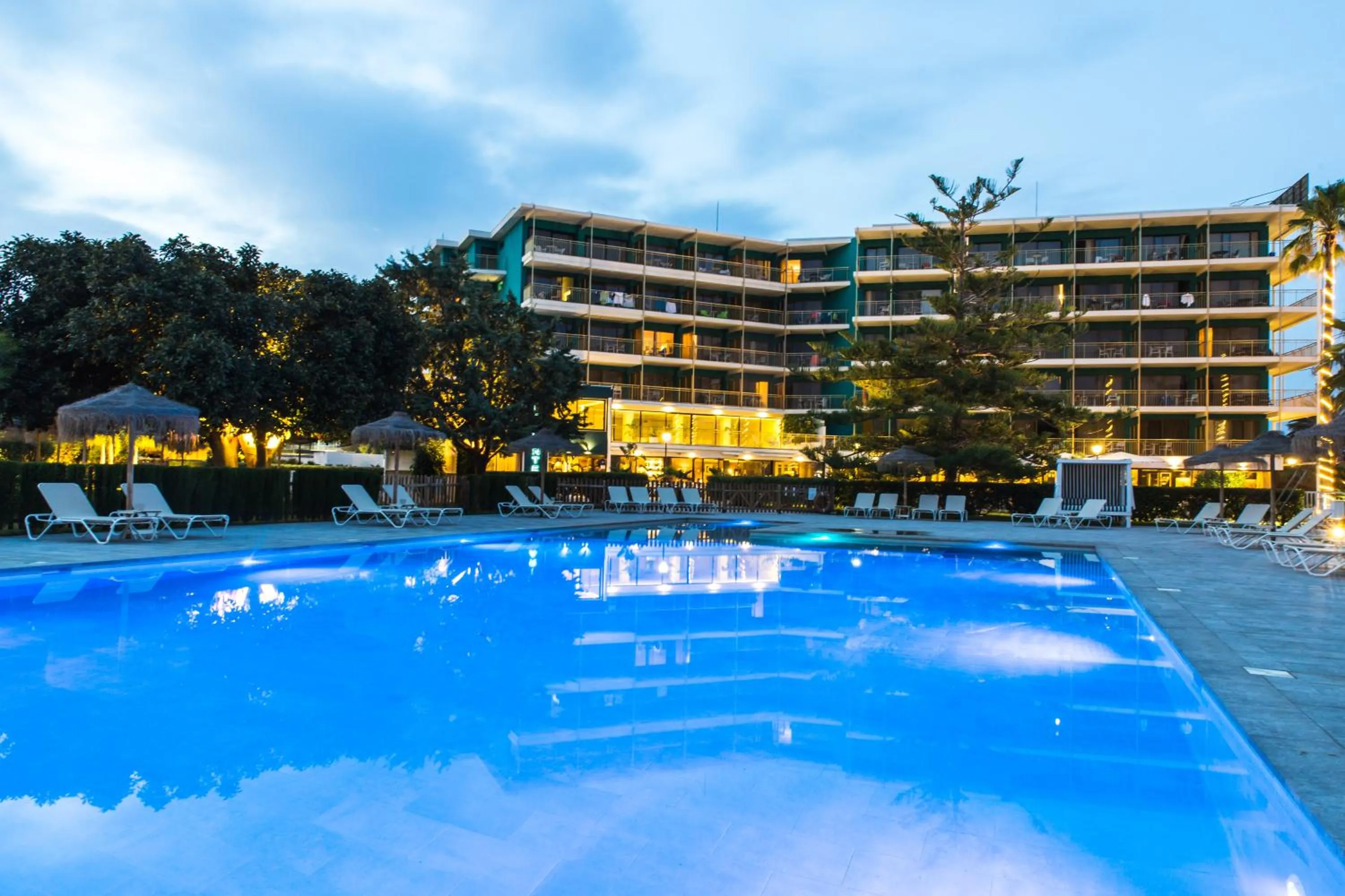 Property building in Hotel Almirante