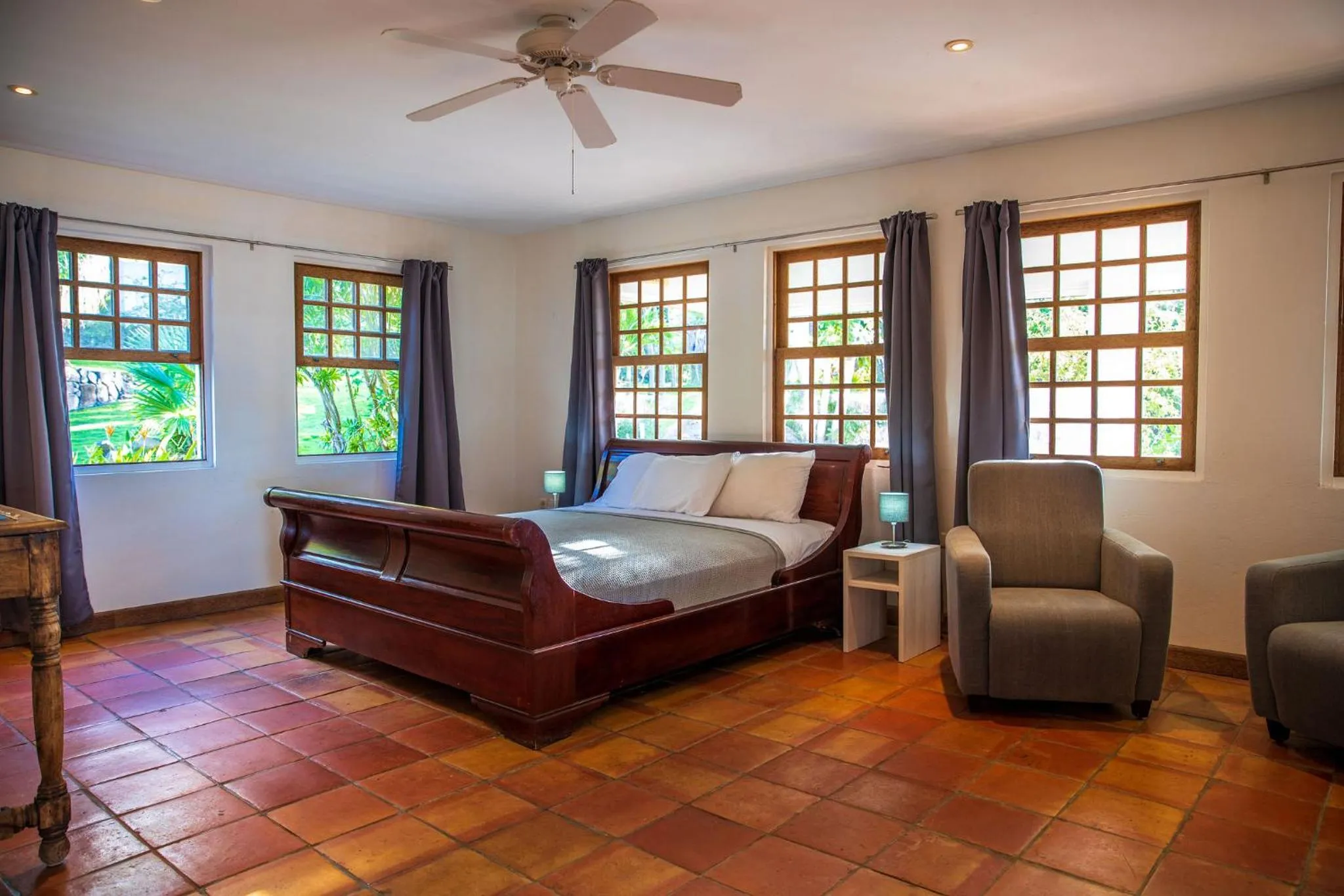 Bed in Quill Gardens Boutique Hotel