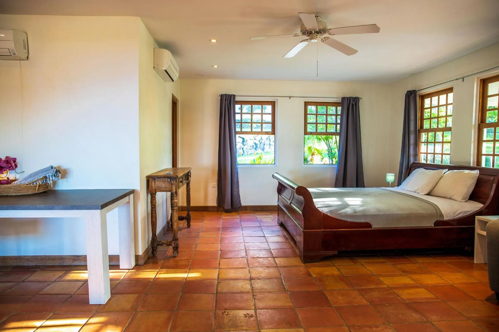 Bed in Quill Gardens Boutique Hotel