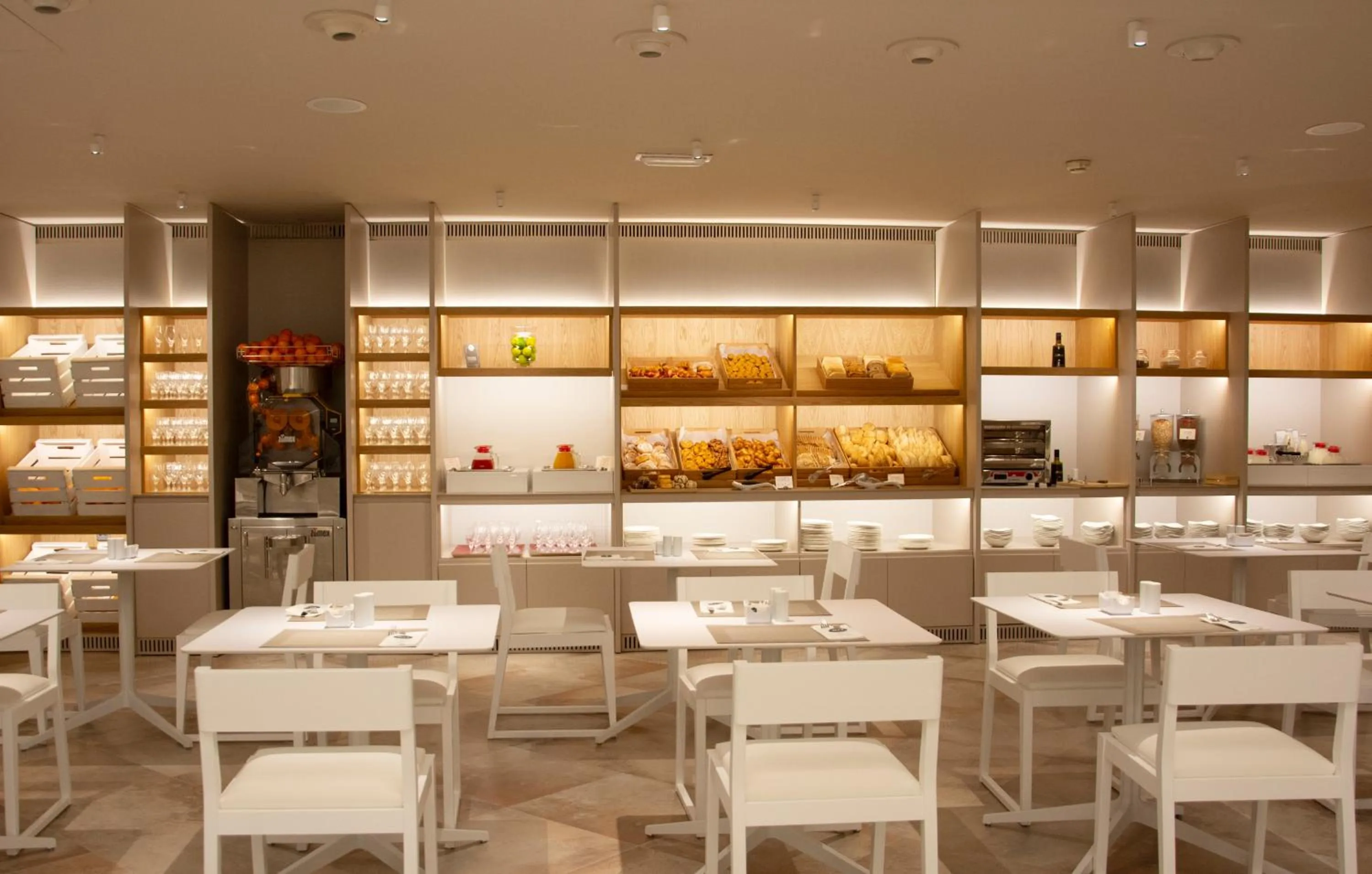 Breakfast in SH Valencia Palace