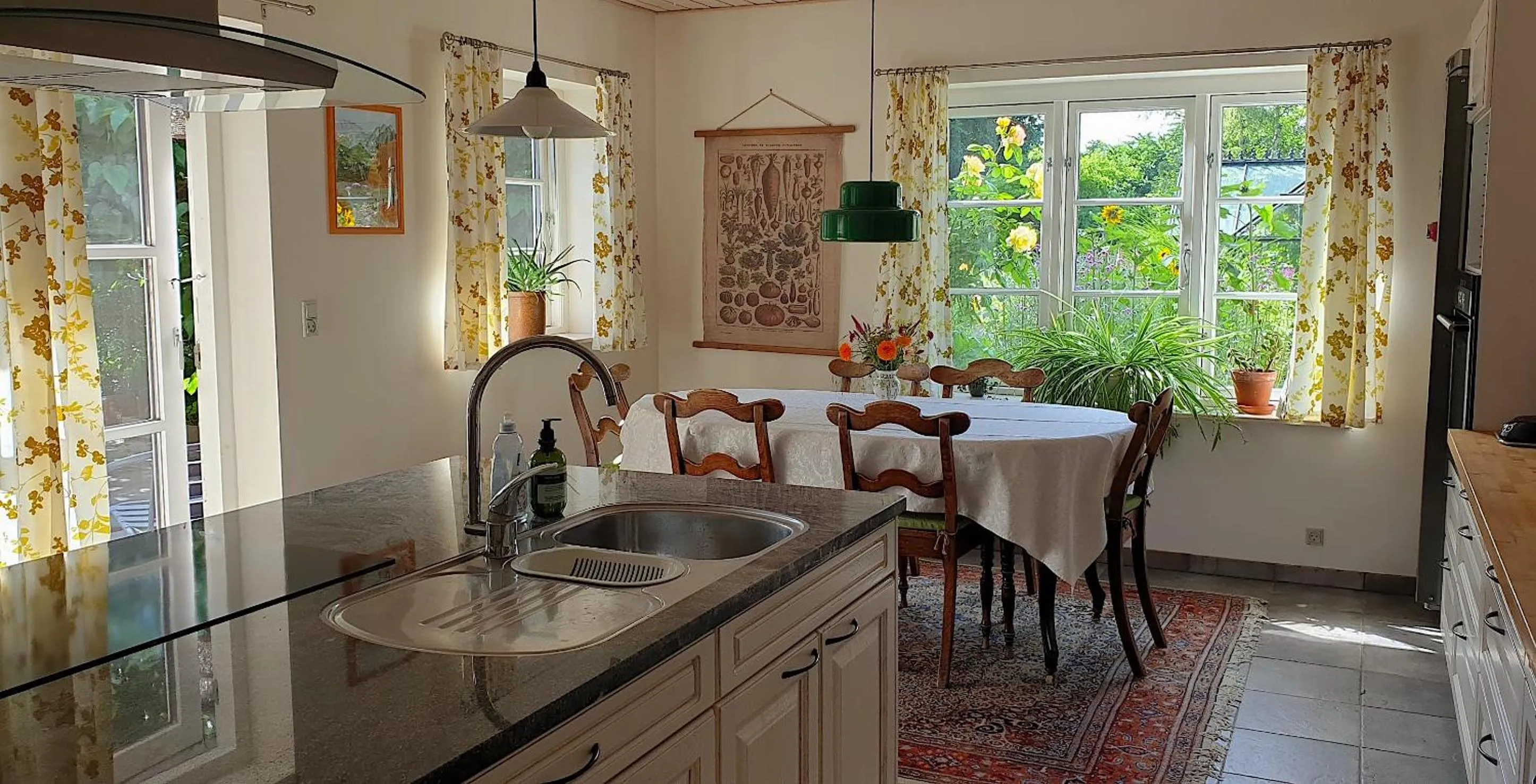 Kitchen or kitchenette in Farmors Hus