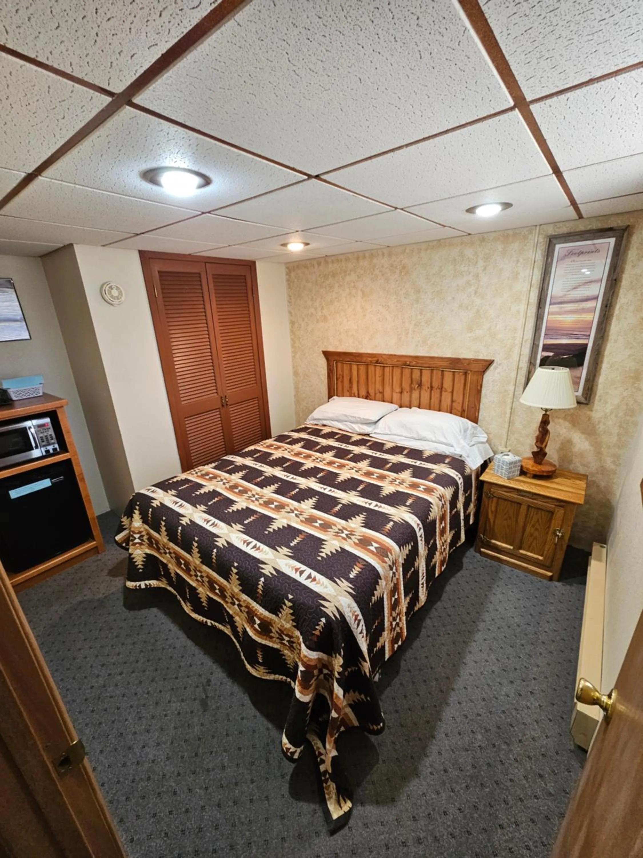 Bed in The Hulett Motel