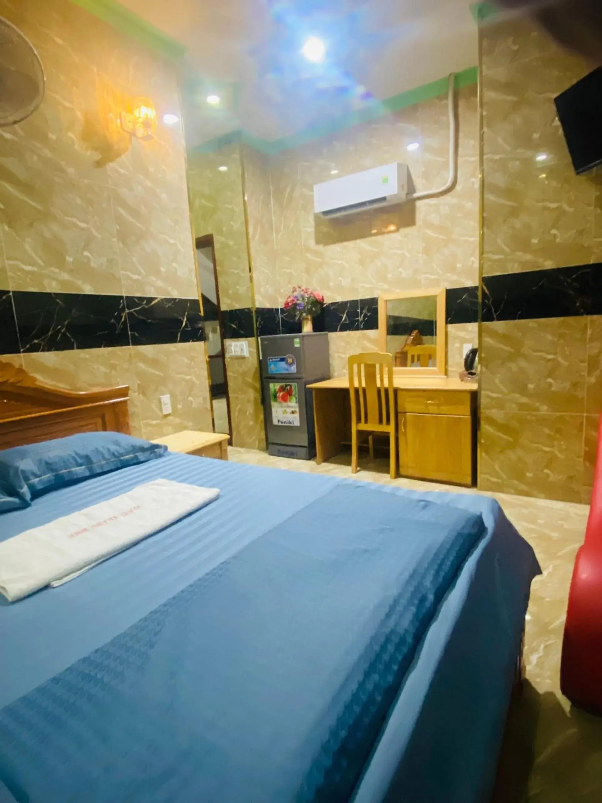 Bedroom, Bed in Khách Sạn Khánh Bình - Bình Dương Bedroom, Bed in Khách Sạn Khánh Bình - Bình Dương