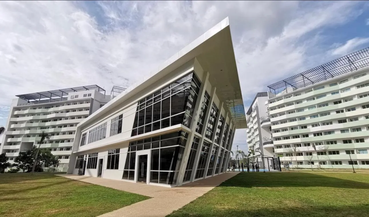 The Residences at Commonwealth by Century