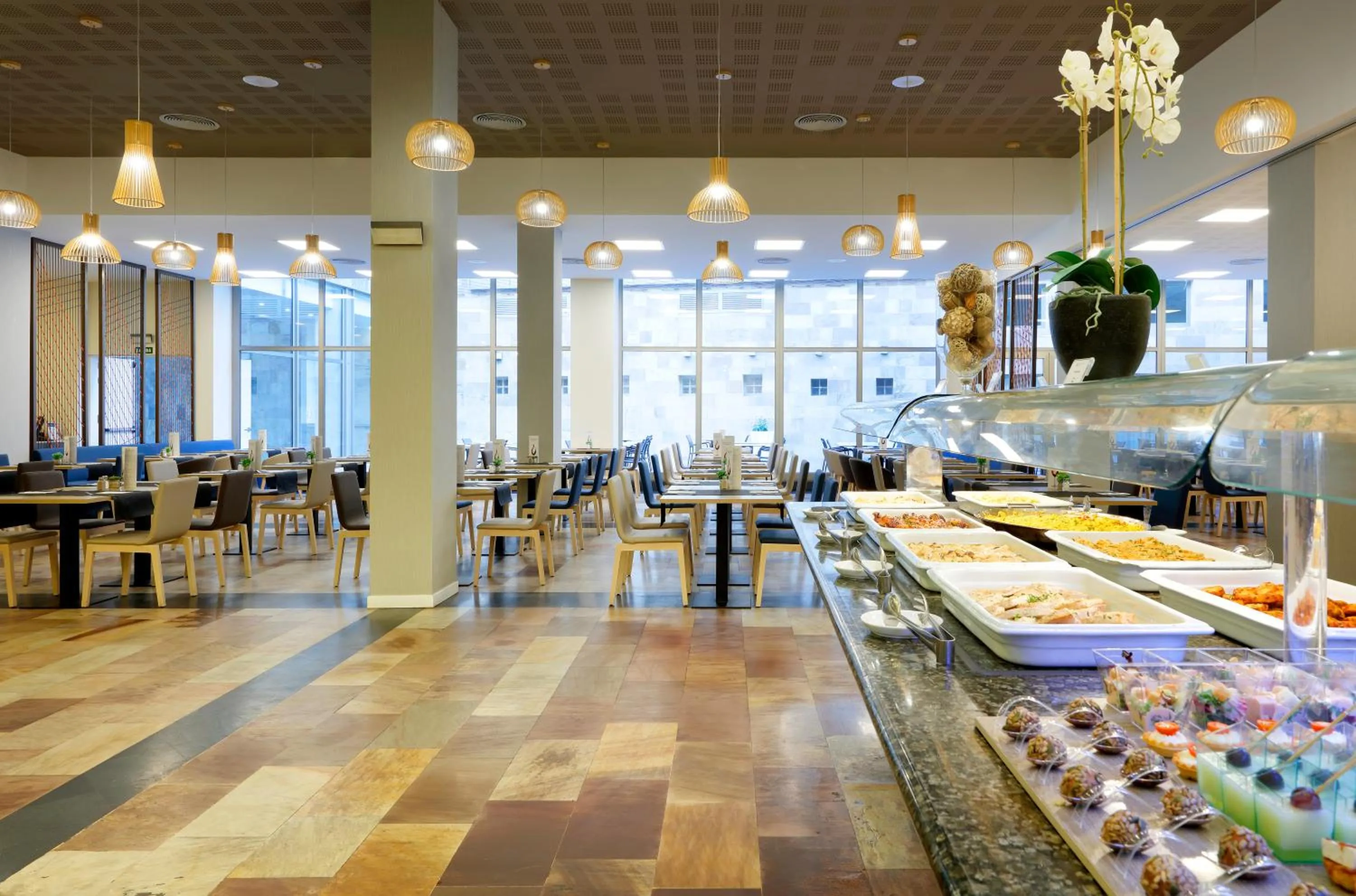 Restaurant/places to eat in Eurostars Las Salinas