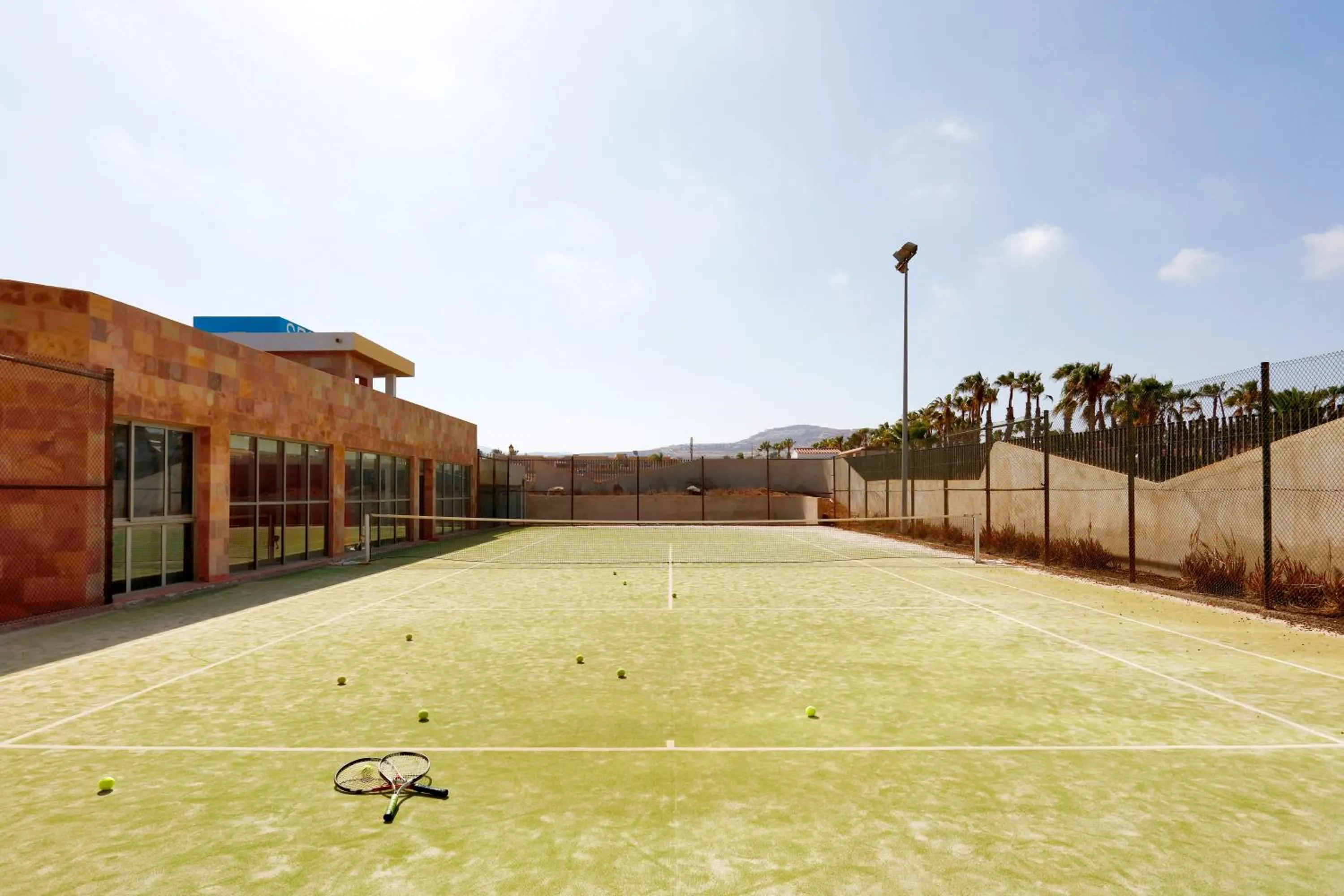 Tennis court in Eurostars Las Salinas