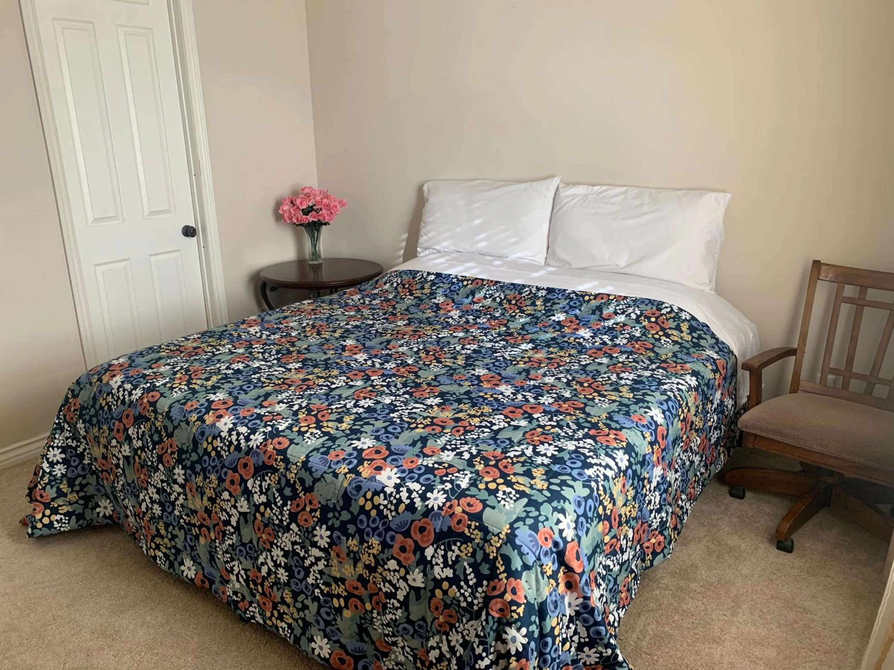 Bedroom, Bed in High End Triplex with Pool