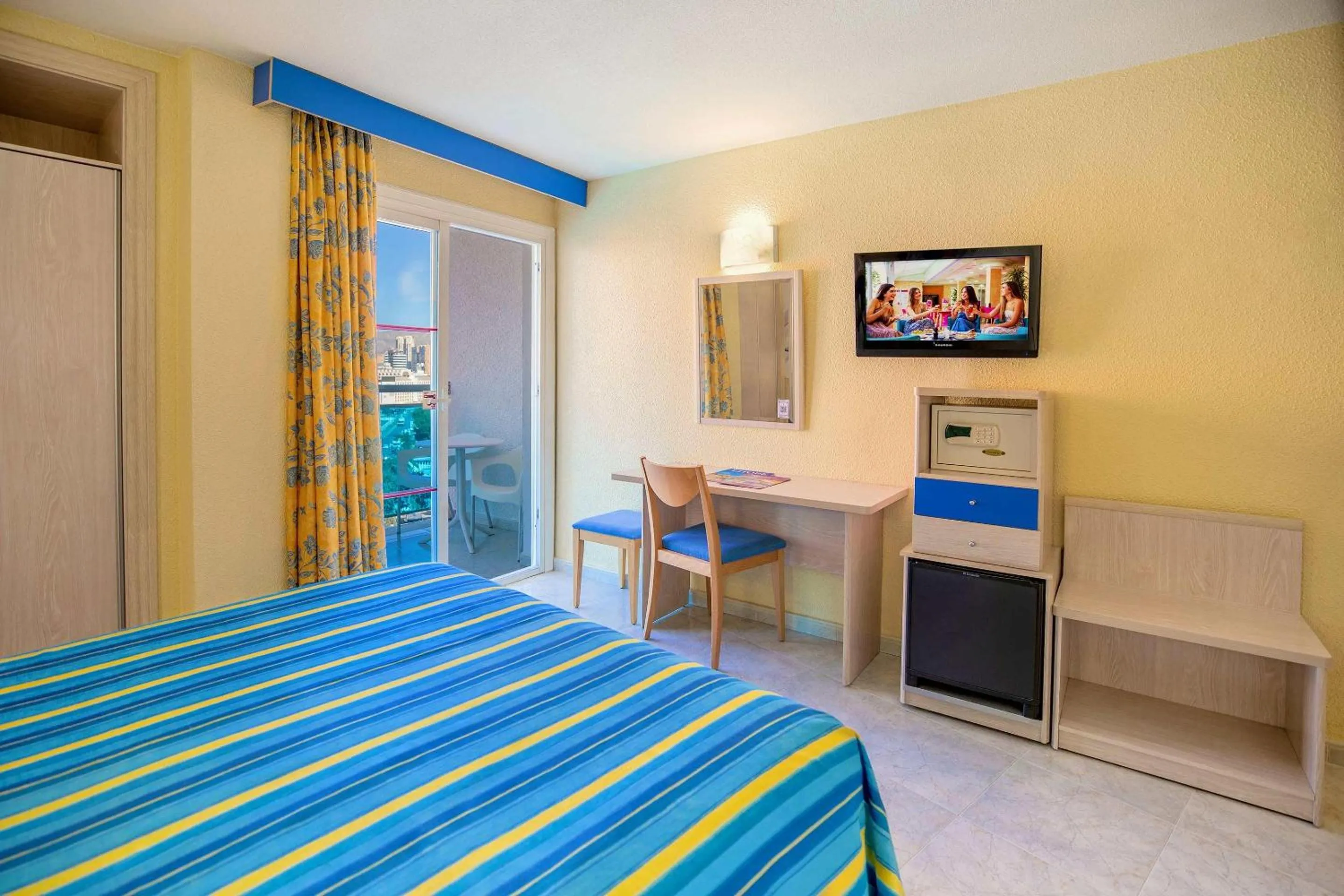 Photo of the whole room, Bed in Hotel Servigroup Rialto