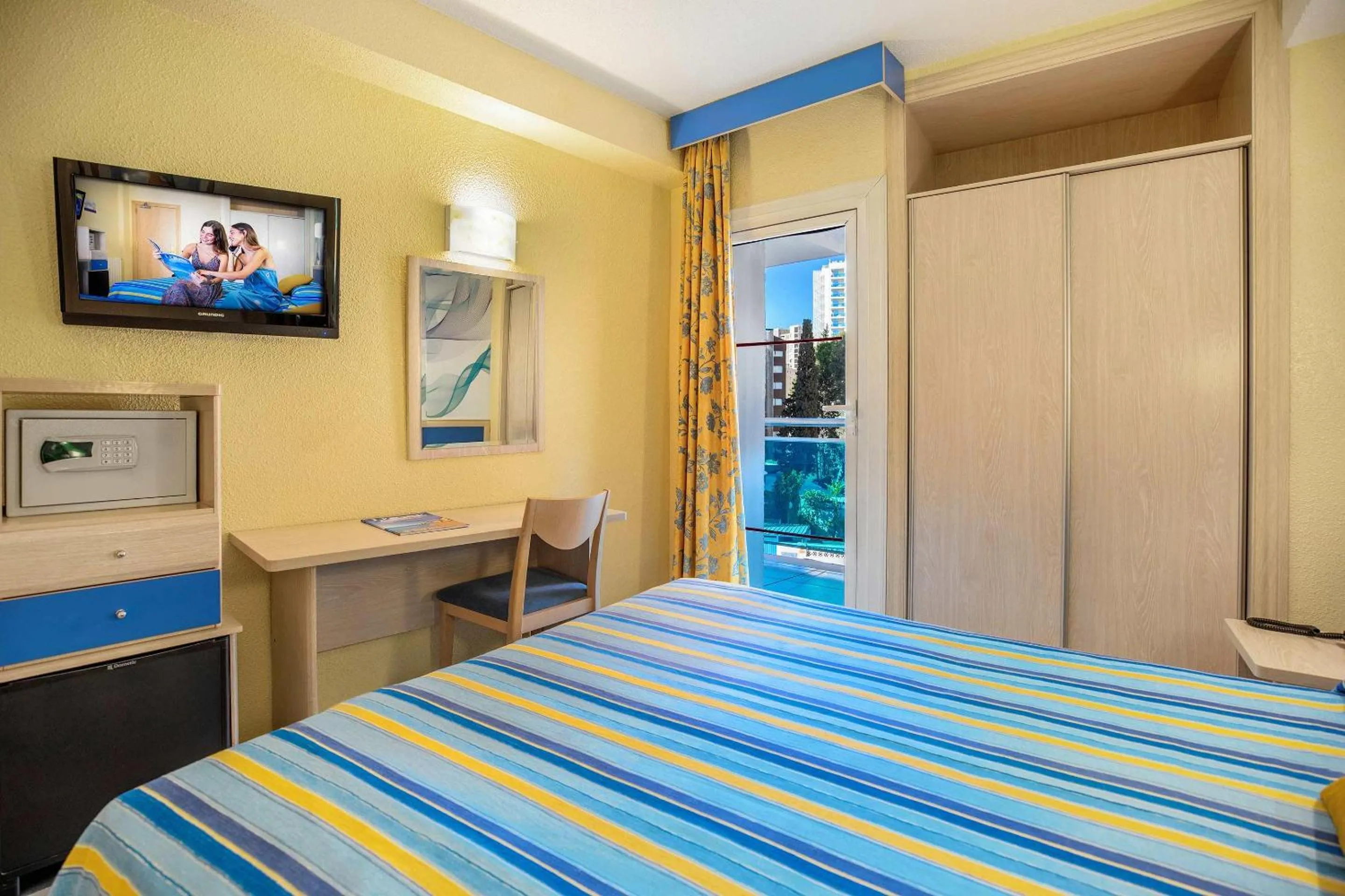 Photo of the whole room, Bed in Hotel Servigroup Rialto