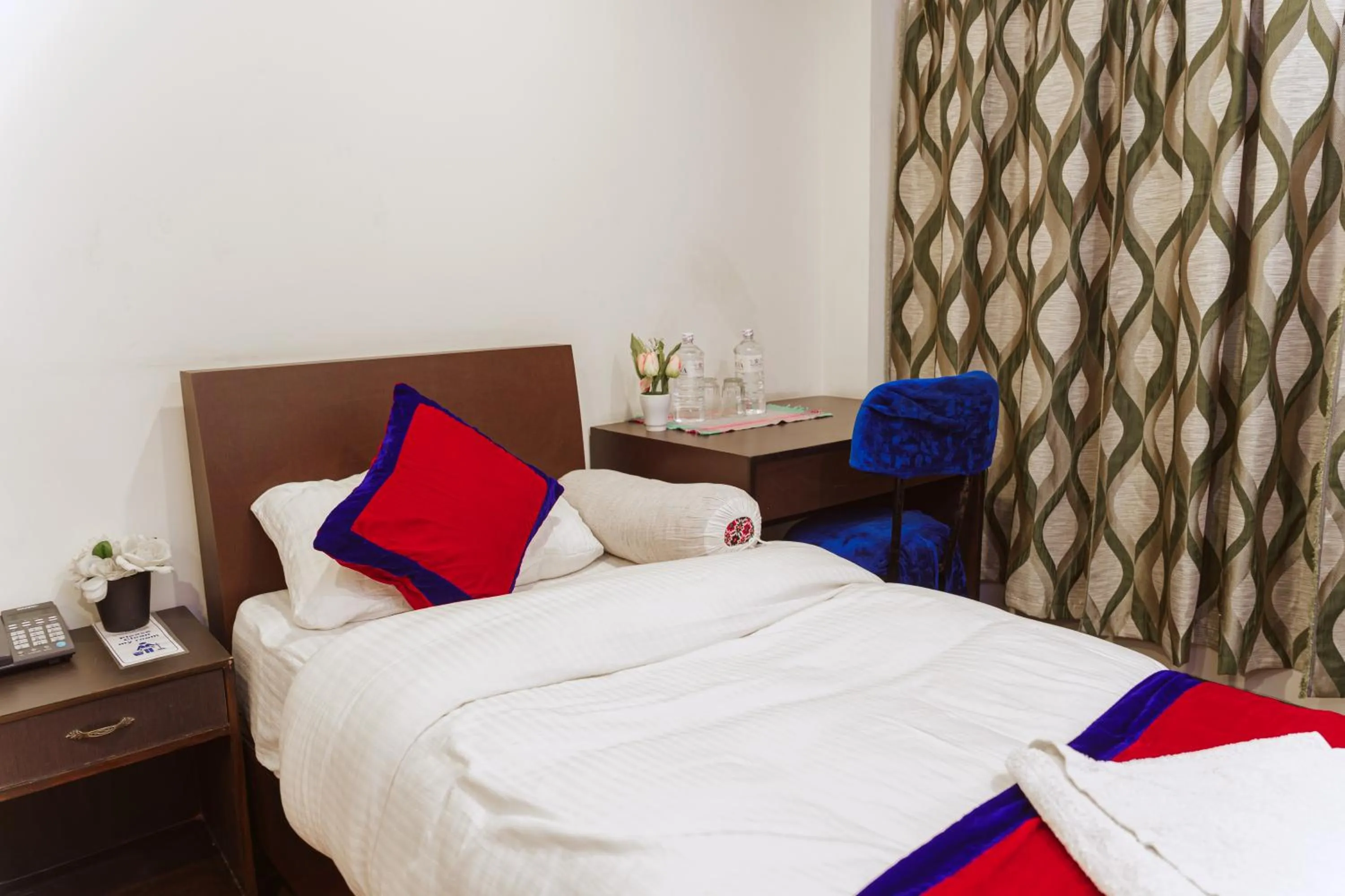 Bedroom, Bed in Sweet Inn