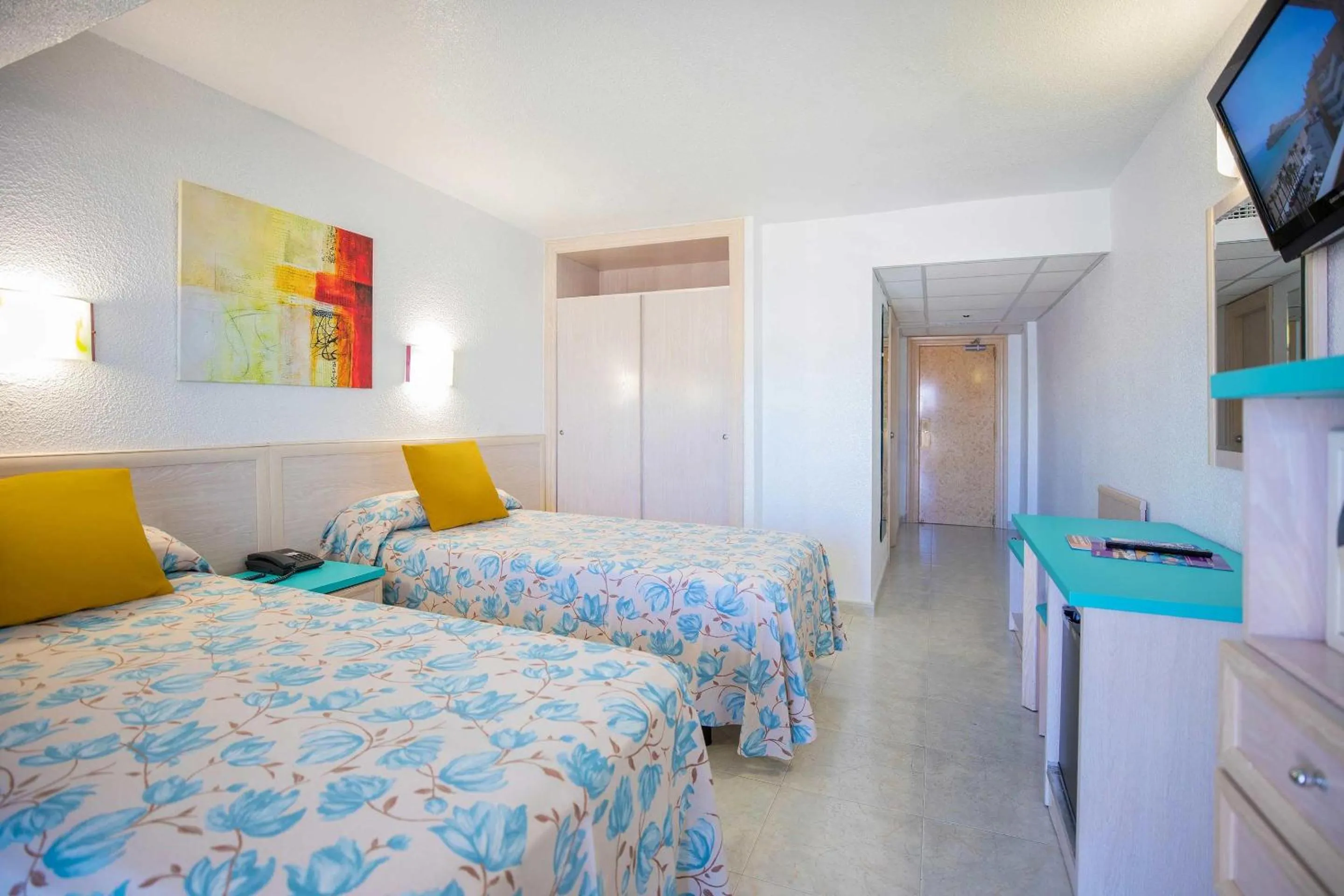 Photo of the whole room, Bed in Hotel Servigroup Torre Dorada