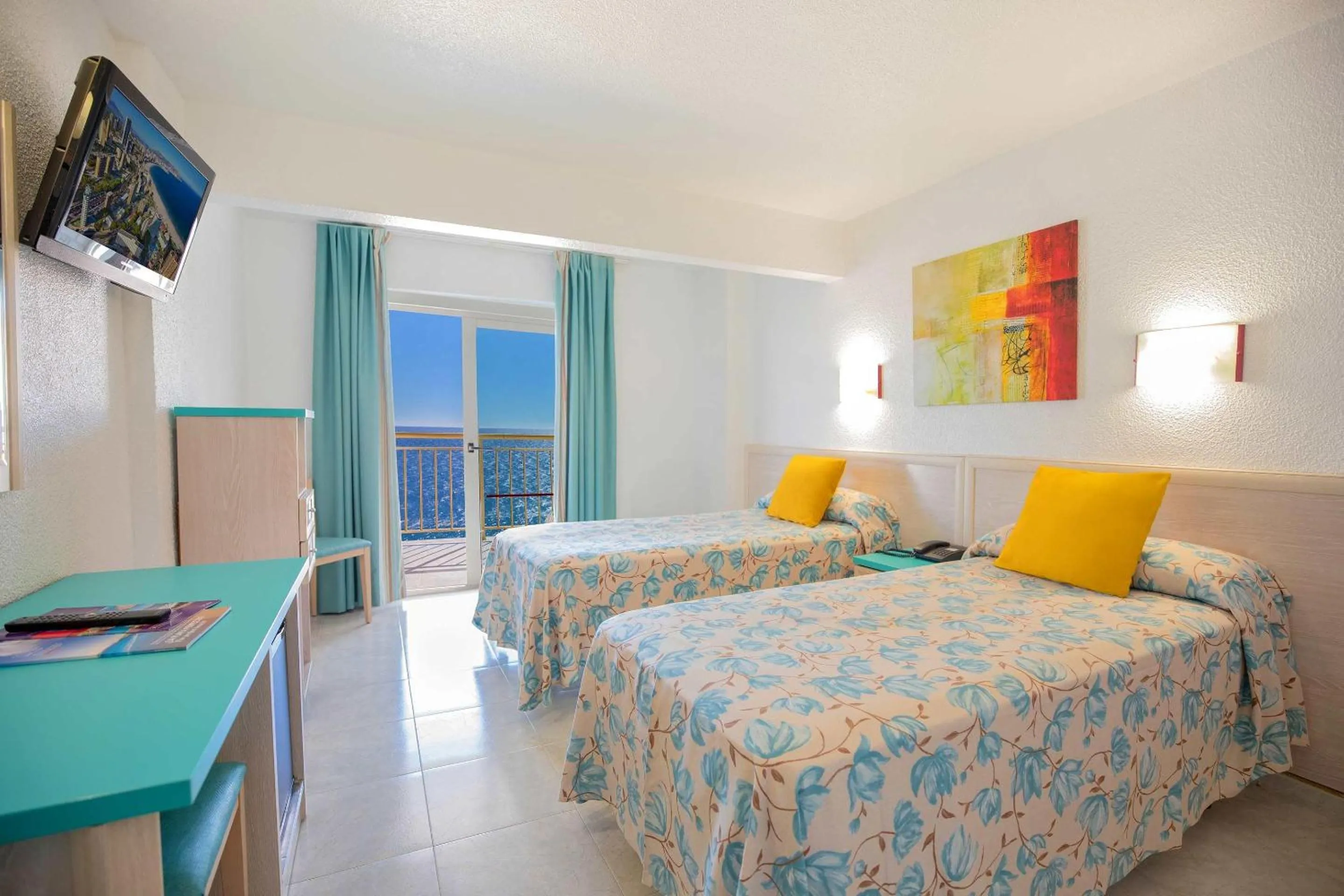 Photo of the whole room, Bed in Hotel Servigroup Torre Dorada