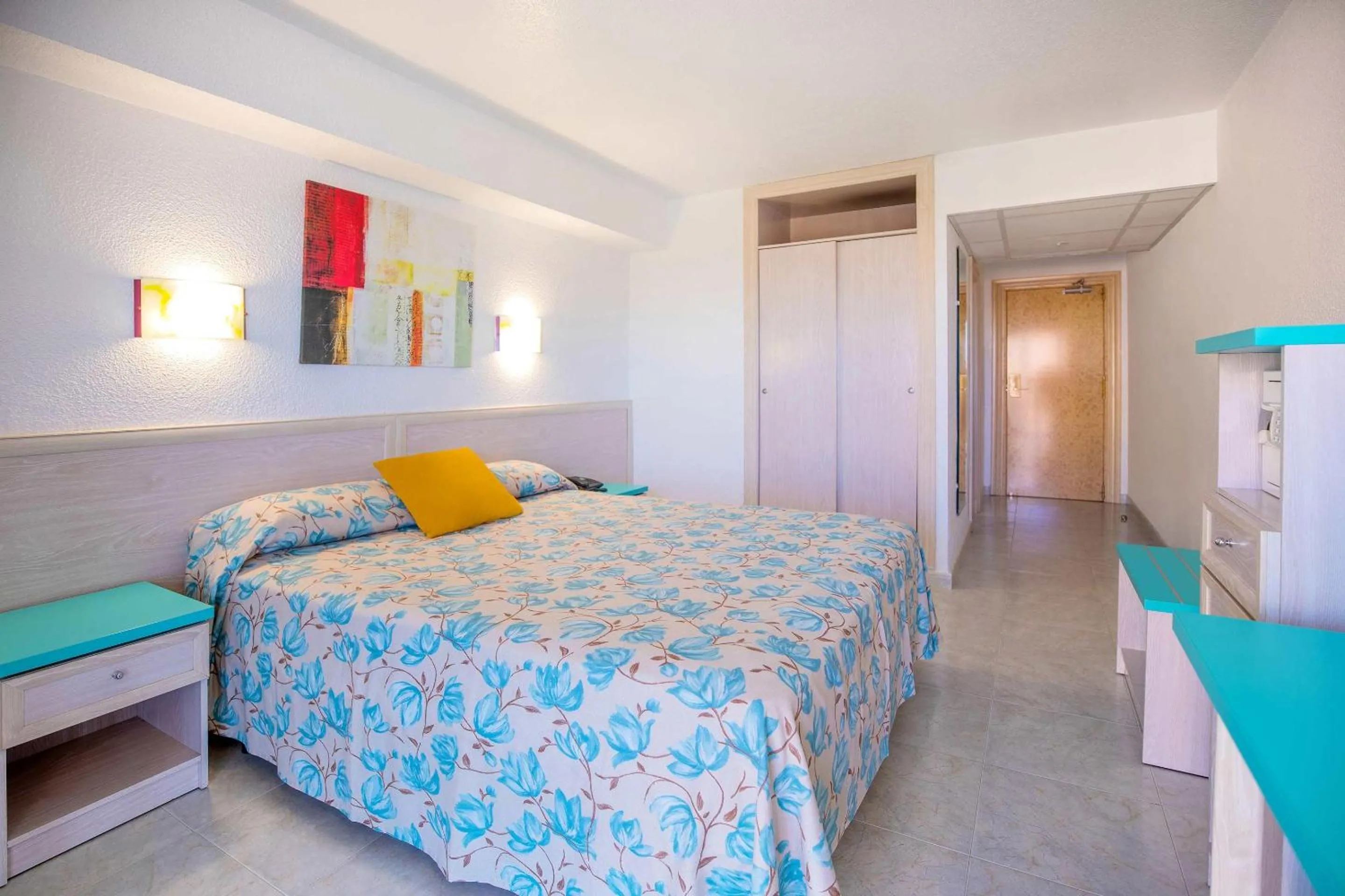 Photo of the whole room, Bed in Hotel Servigroup Torre Dorada