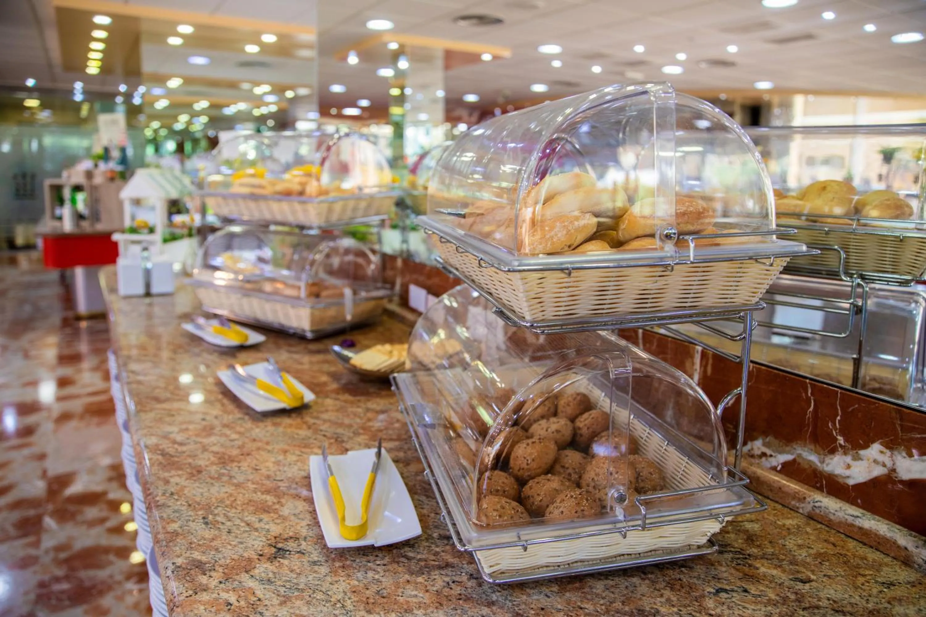 Restaurant/places to eat in Hotel Servigroup Torre Dorada