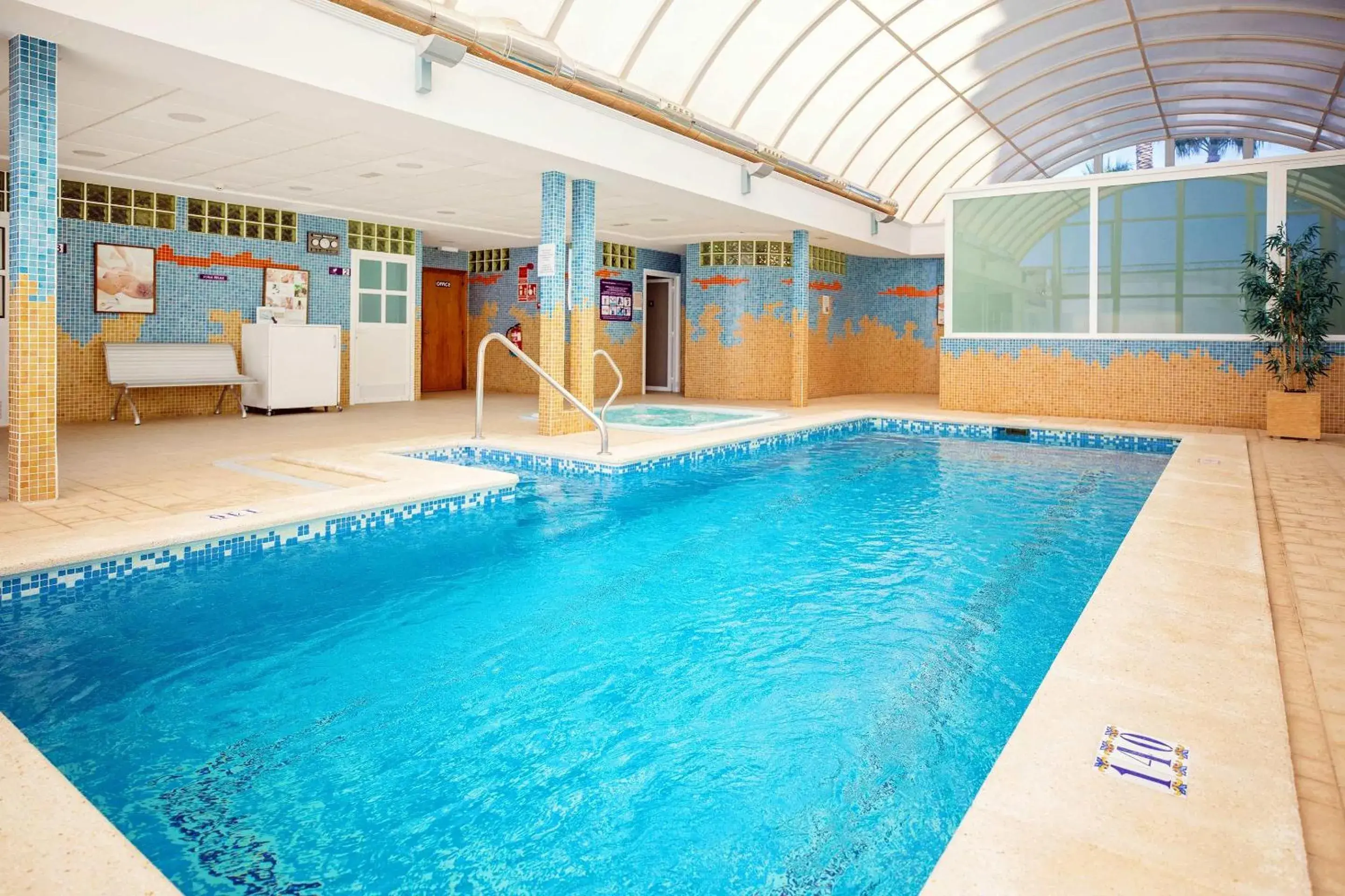 Swimming pool in Hotel Servigroup La Zenia 4 Sup Swimming pool in Hotel Servigroup La Zenia 4 Sup