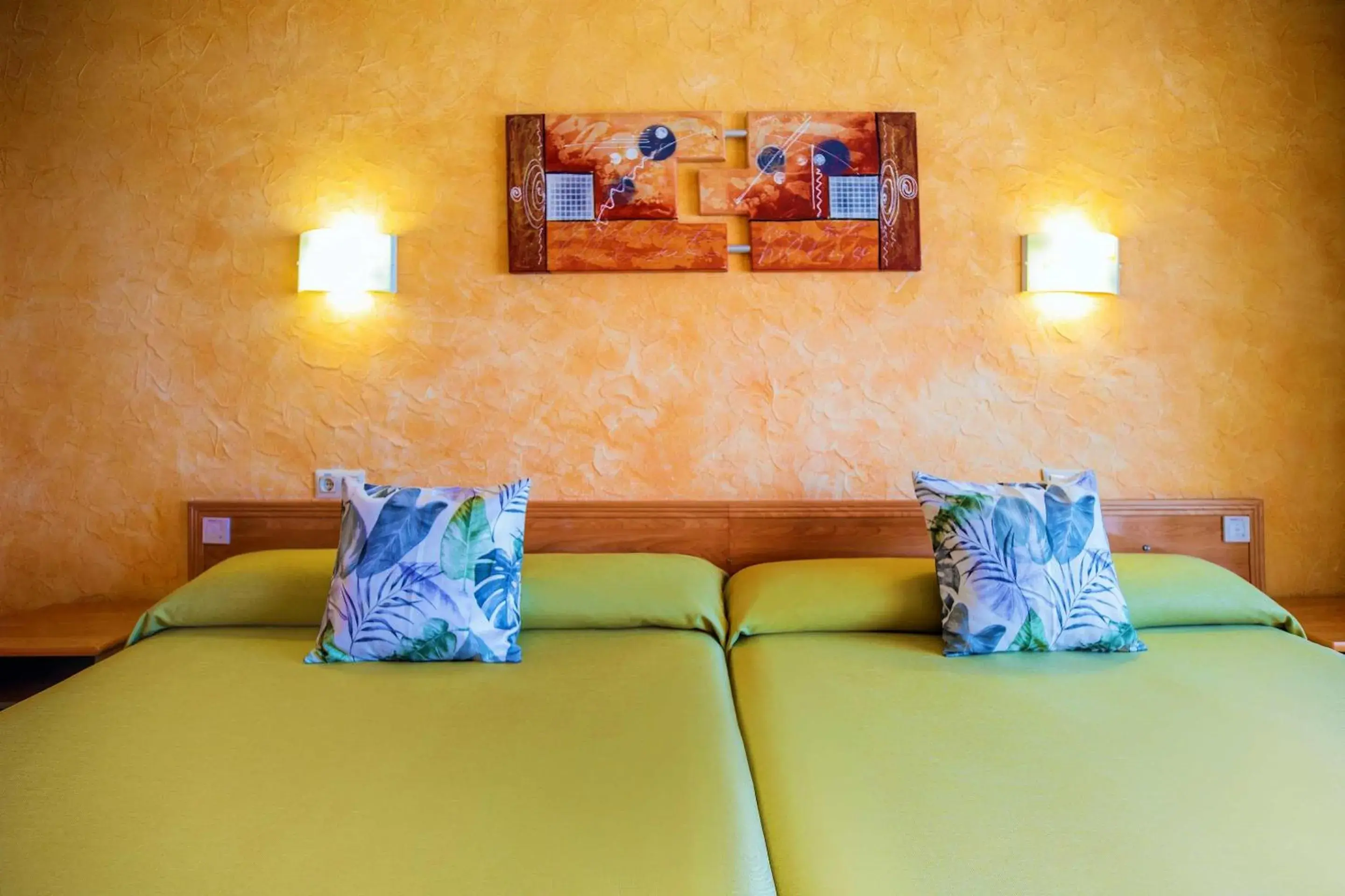 Twin Room with Extra Bed (2 Adults + 1 Child) in Hotel Servigroup La Zenia 4 Sup Twin Room with Extra Bed (2 Adults + 1 Child) in Hotel Servigroup La Zenia 4 Sup