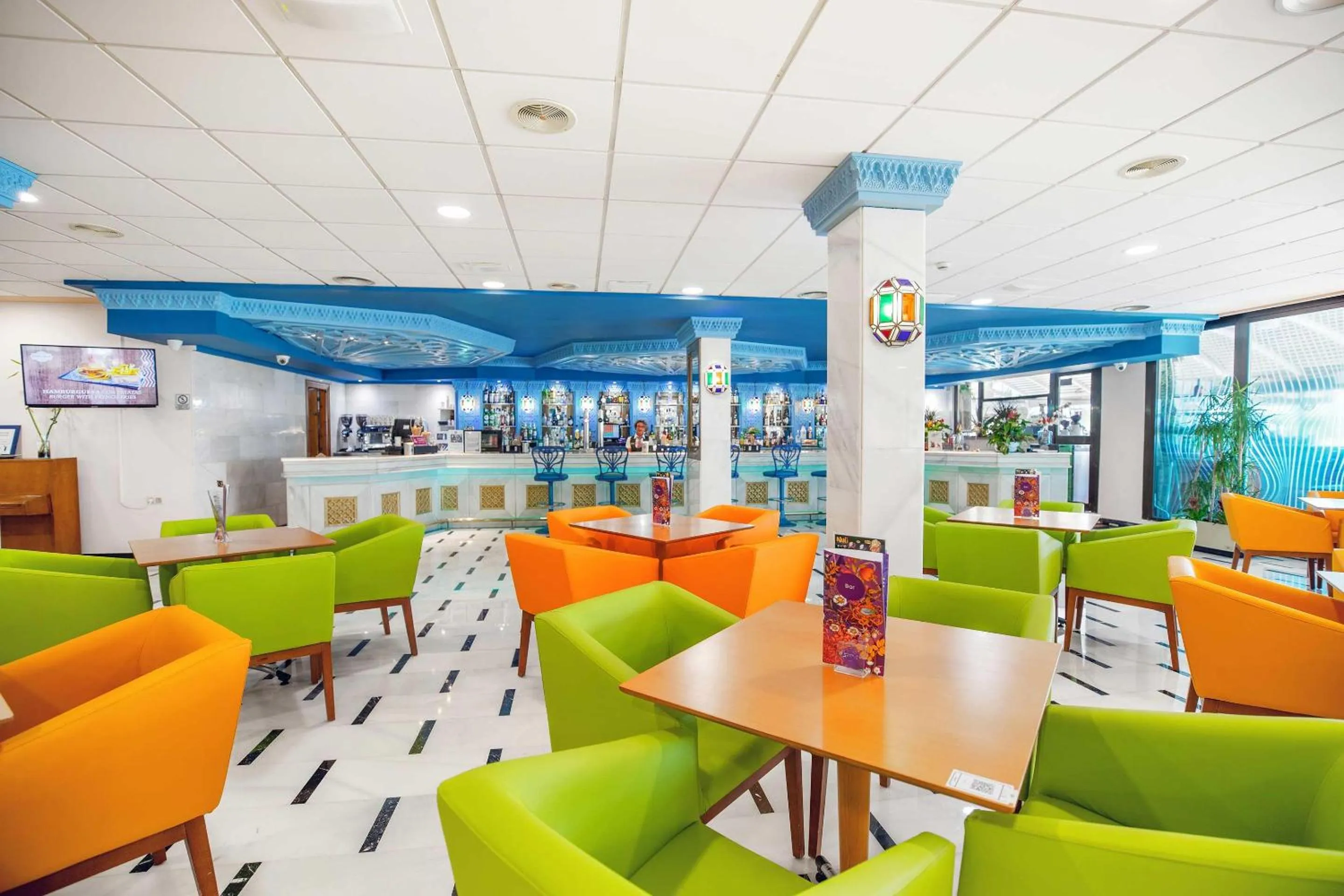 Lounge or bar in Hotel Servigroup La Zenia 4 Sup