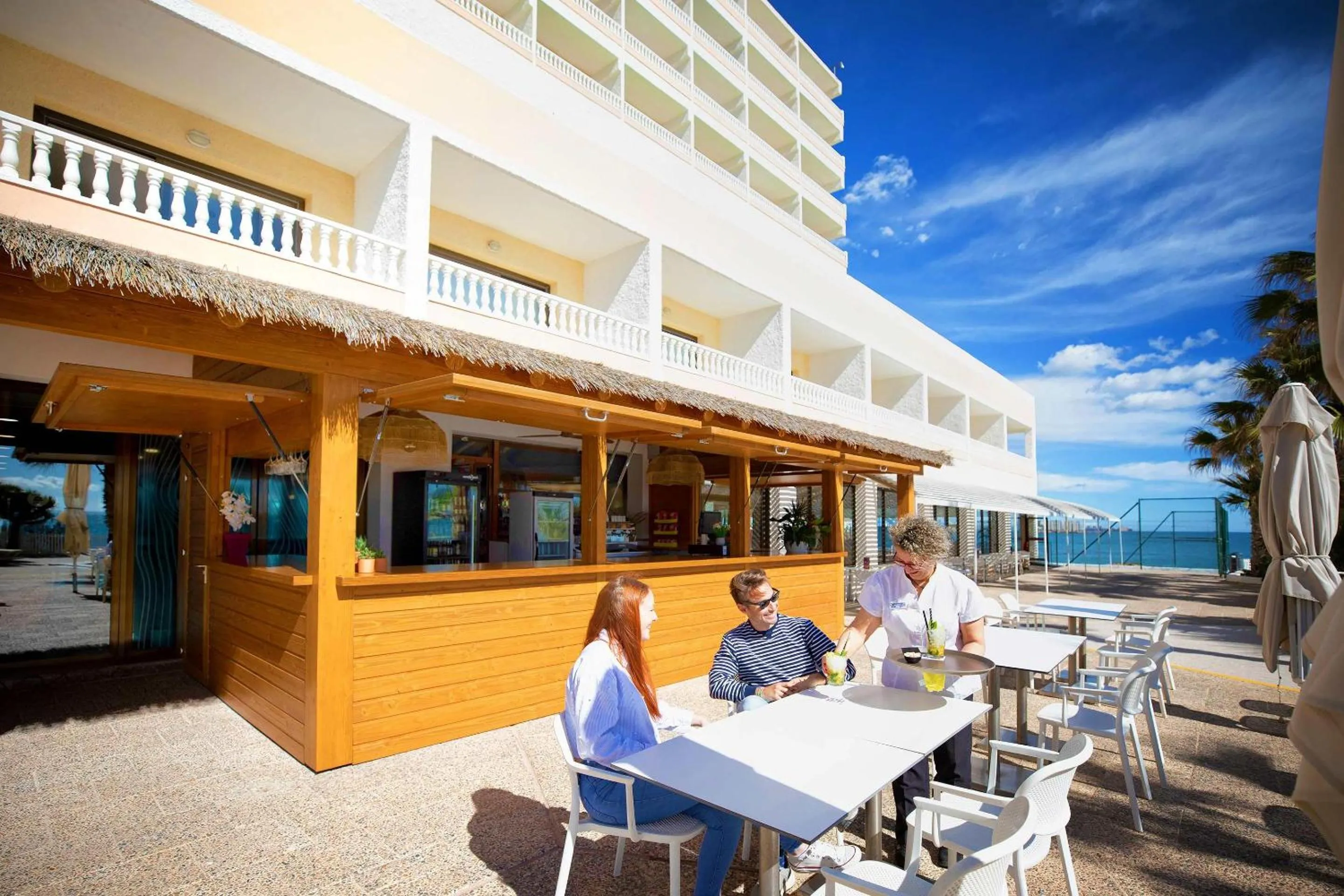 Lounge or bar in Hotel Servigroup La Zenia 4 Sup