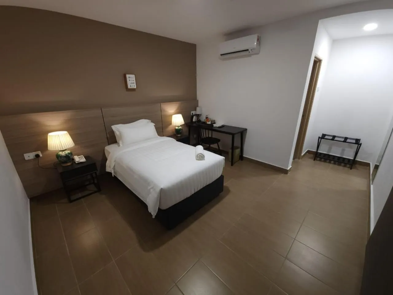 Bedroom, Bed in Yu Hotel Chinatown