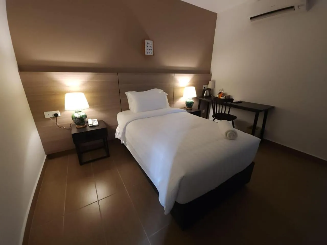 Bedroom, Bed in Yu Hotel Chinatown